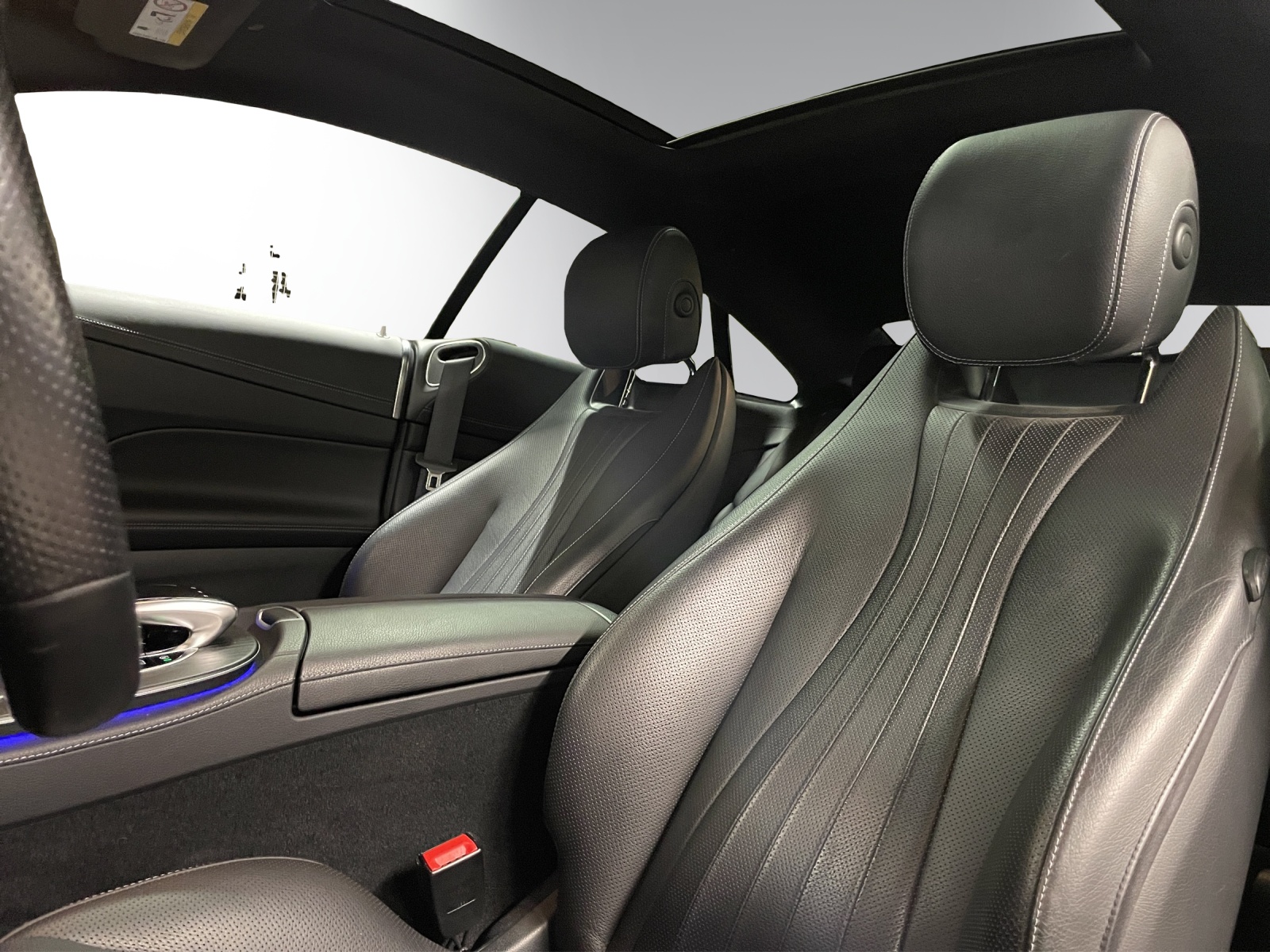Image MERCEDES-BENZ E-450 E 450 AMG Line 4 Matic