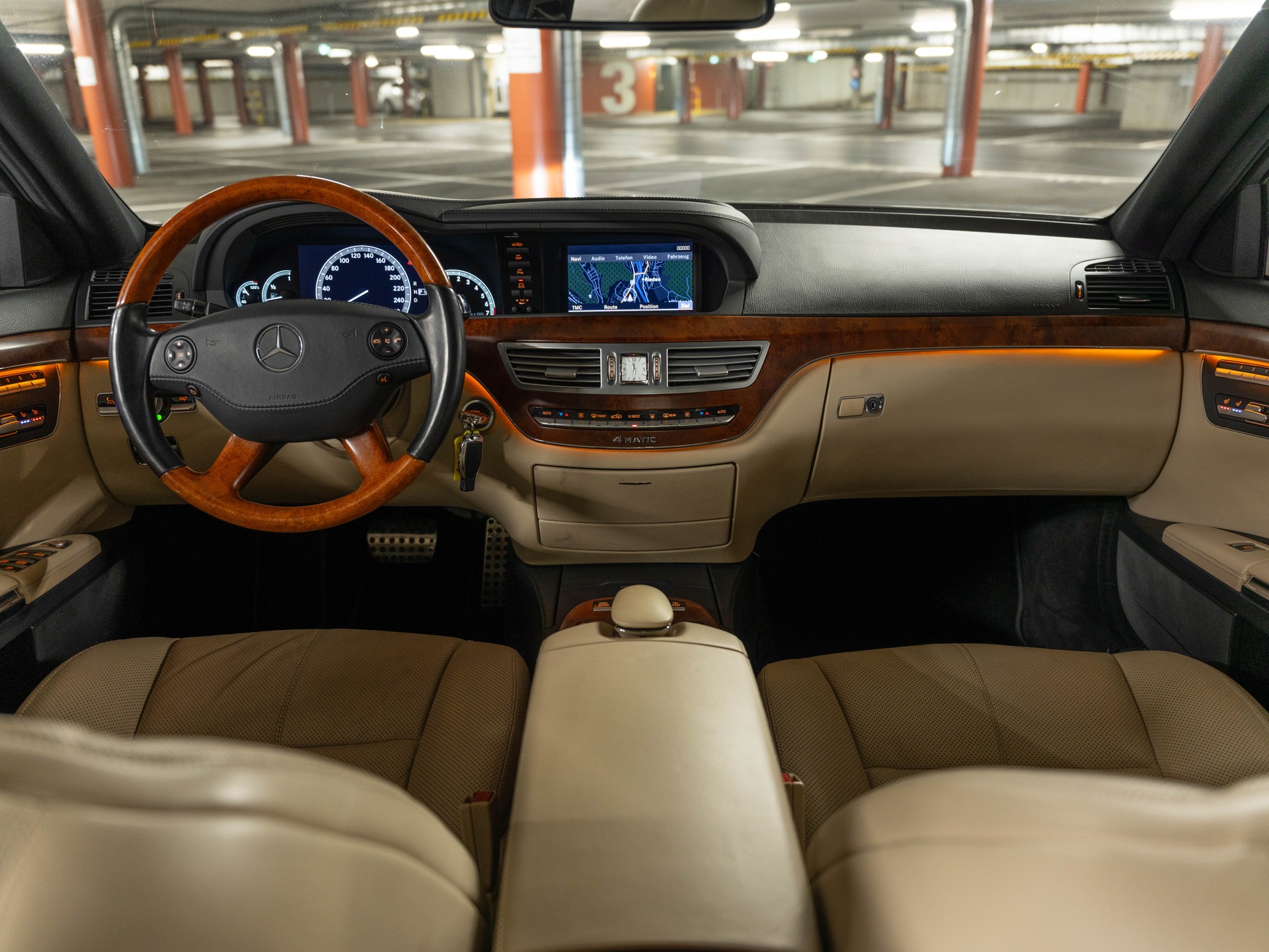 MERCEDES-BENZ S 500 4Matic 7G-Tronic AMG-PAKET-image-13
