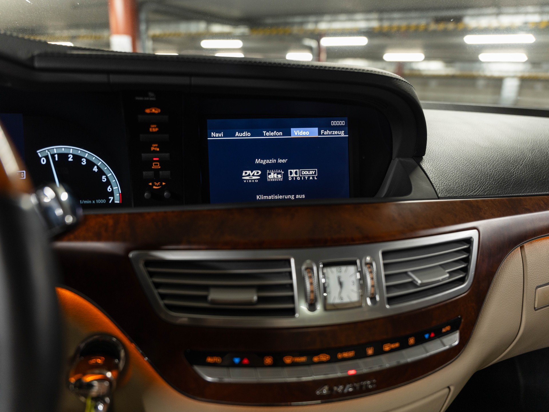 MERCEDES-BENZ S 500 4Matic 7G-Tronic AMG-PAKET-image-17