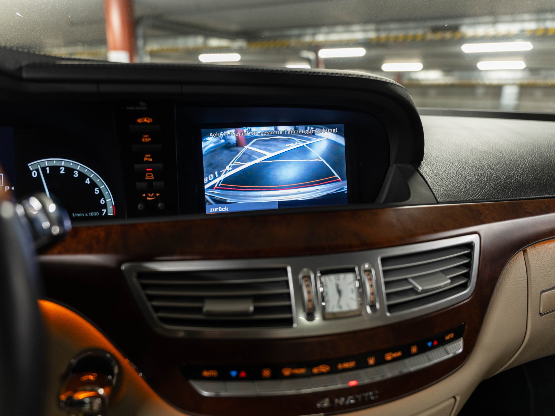 MERCEDES-BENZ S 500 4Matic 7G-Tronic AMG-PAKET-image-18