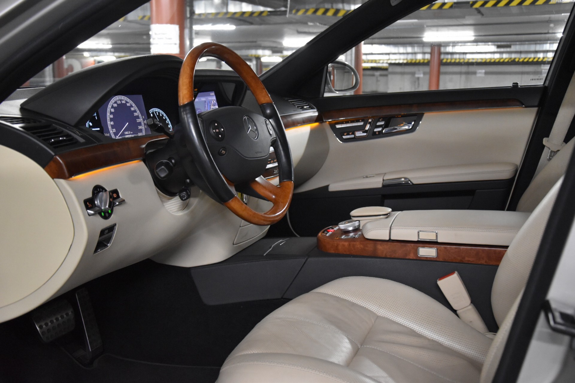 MERCEDES-BENZ S 500 4Matic 7G-Tronic AMG-PAKET-image-26