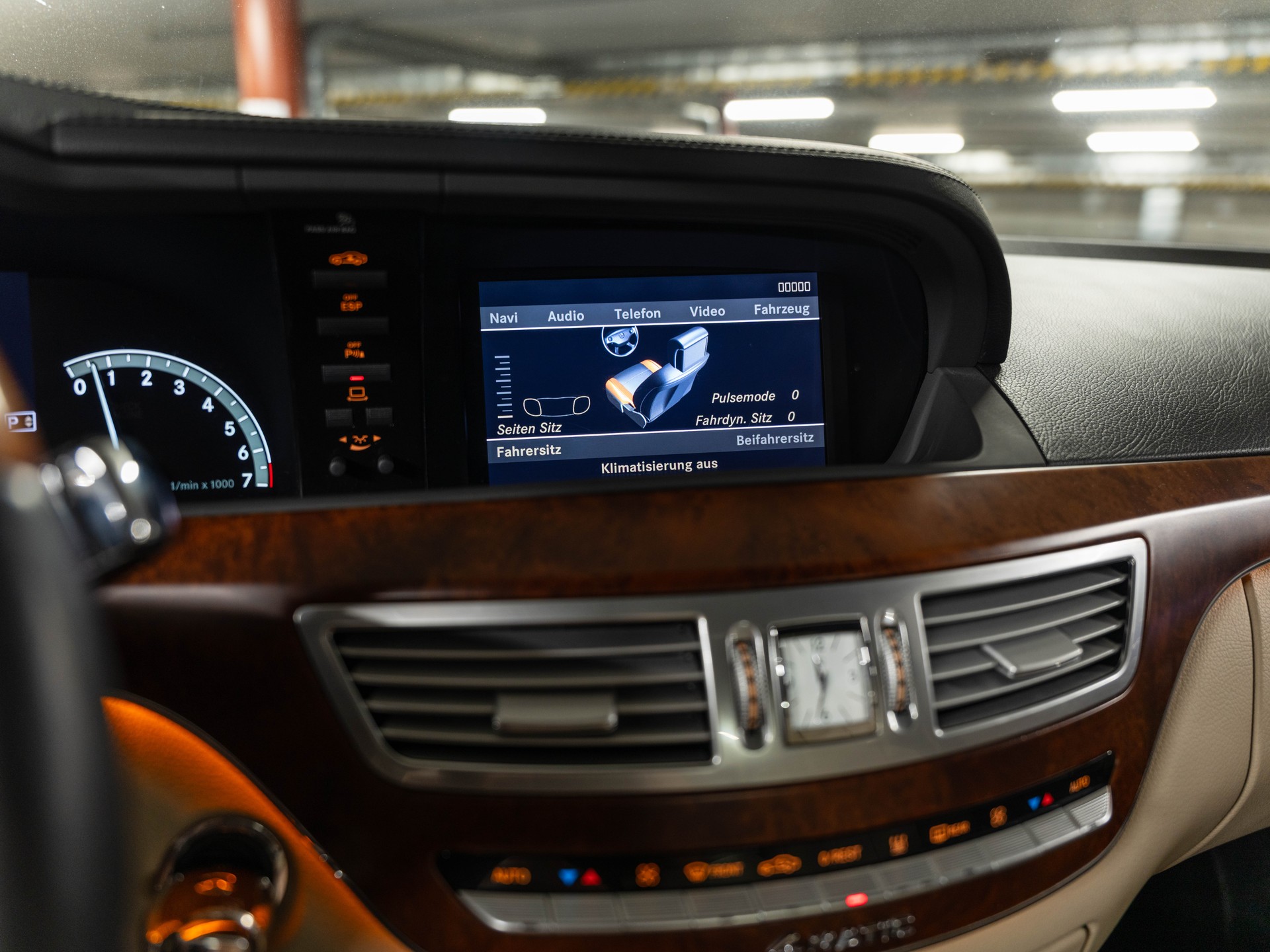 MERCEDES-BENZ S 500 4Matic 7G-Tronic AMG-PAKET-image-19