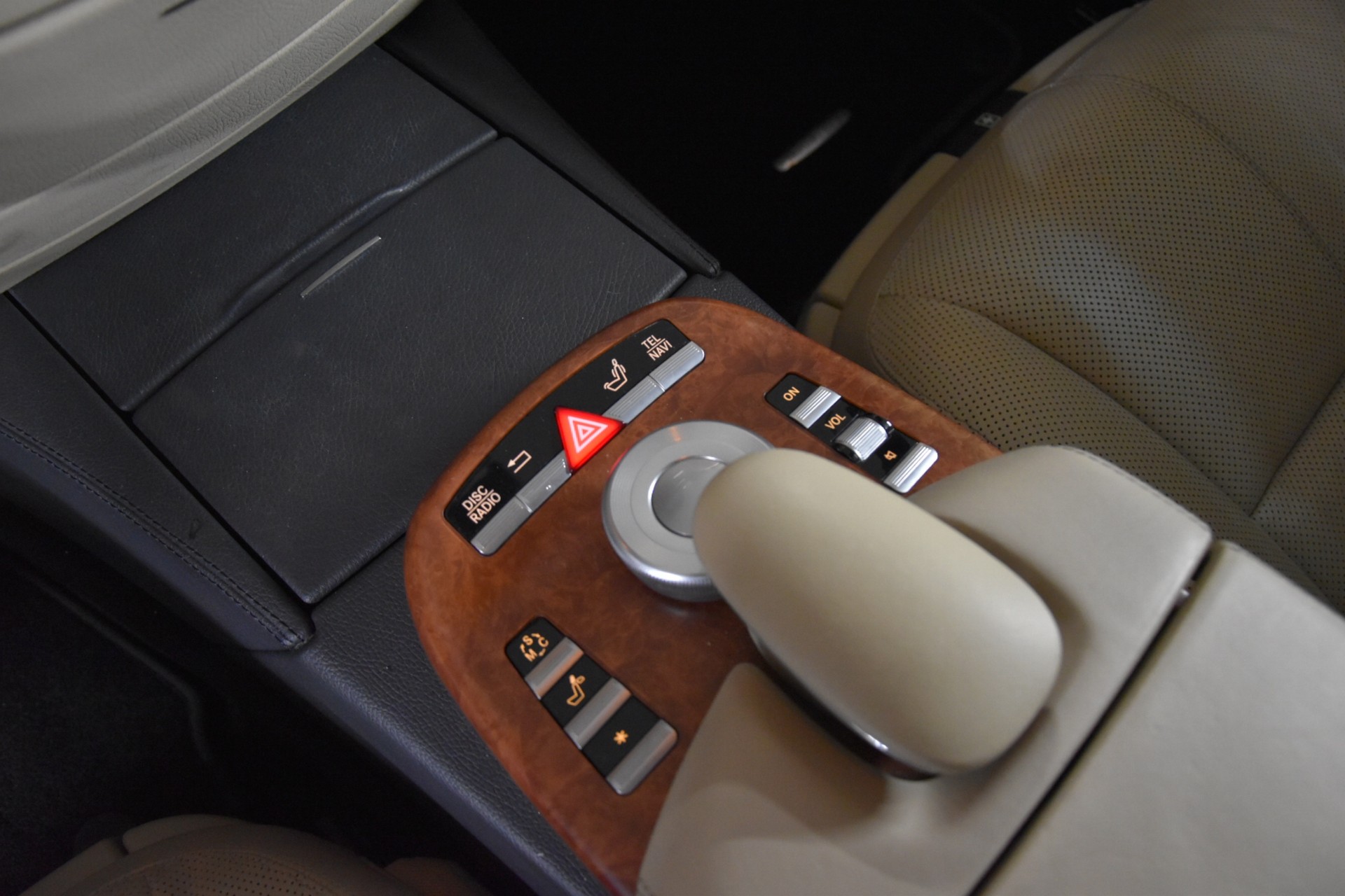 MERCEDES-BENZ S 500 4Matic 7G-Tronic AMG-PAKET-image-22