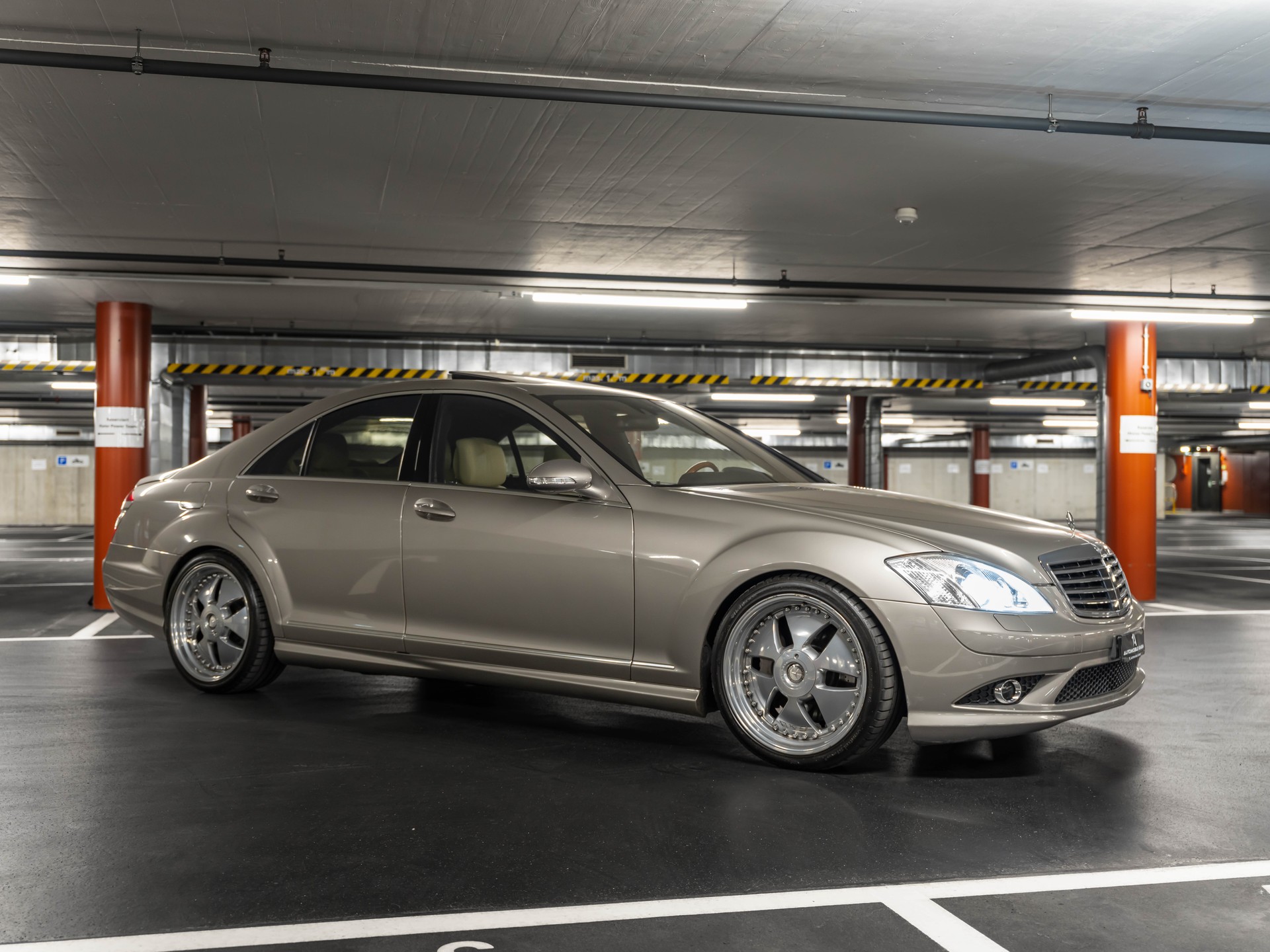 MERCEDES-BENZ S 500 4Matic 7G-Tronic AMG-PAKET-image-11