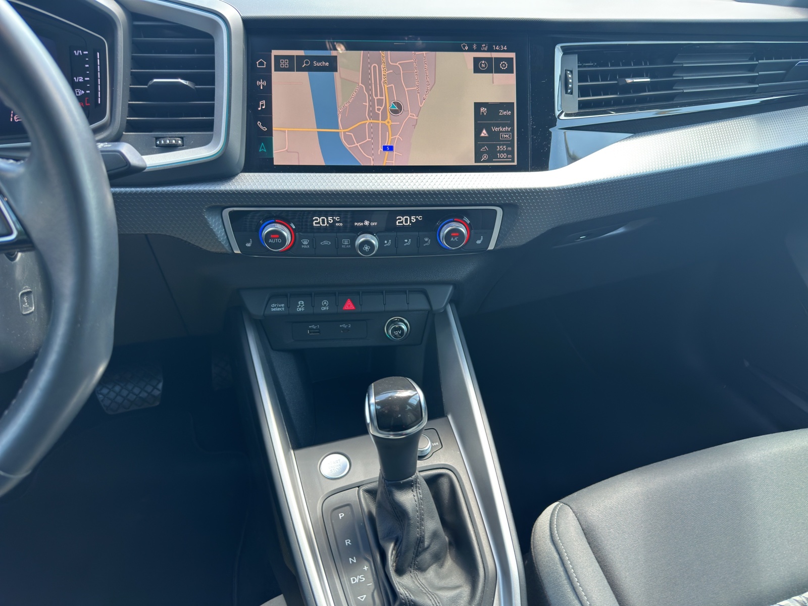 AUDI A1 Sportback 40 TFSI S Line S-tronic-image-10