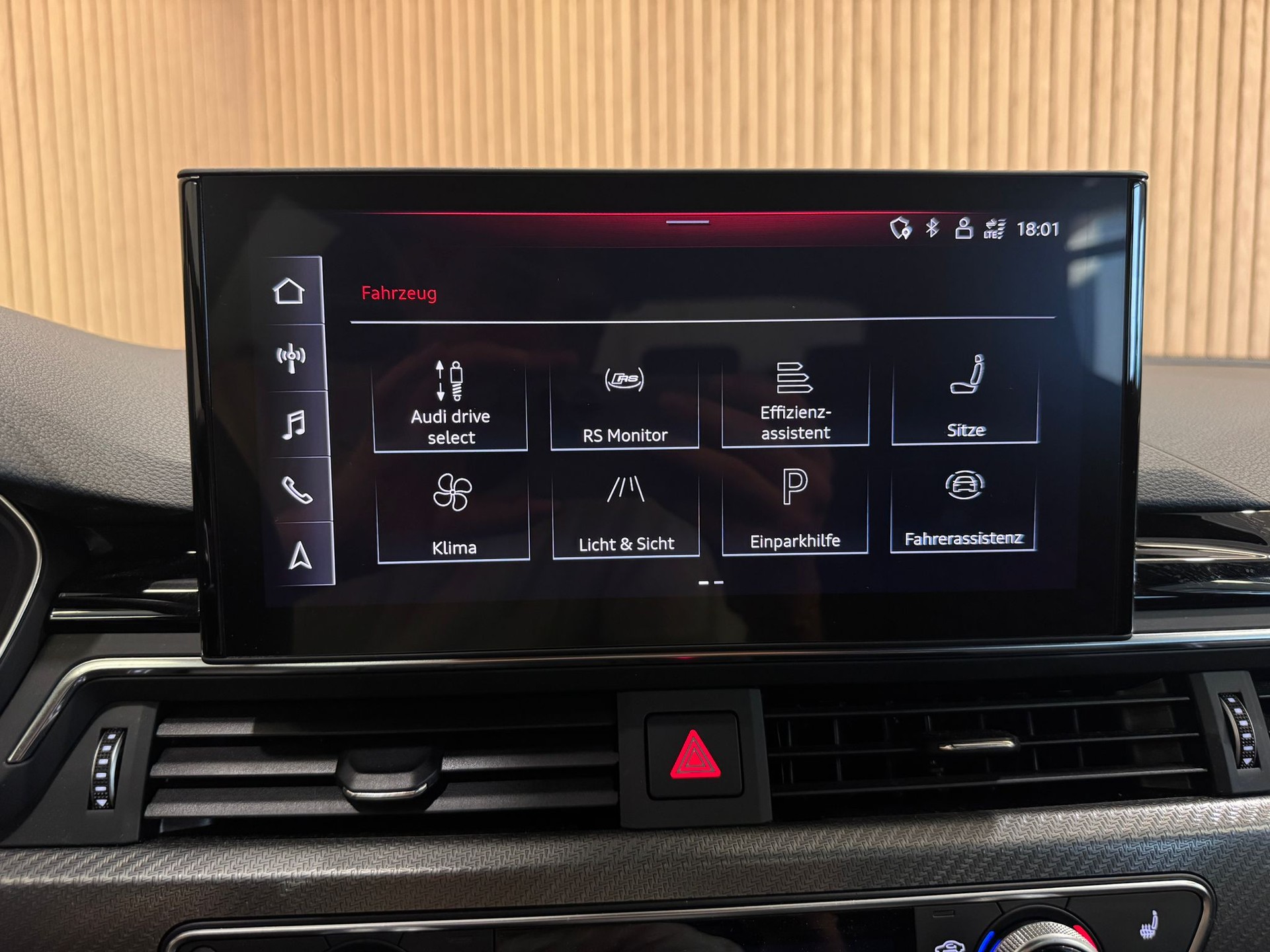 AUDI RS4 Avant quattro tiptronic-image-23