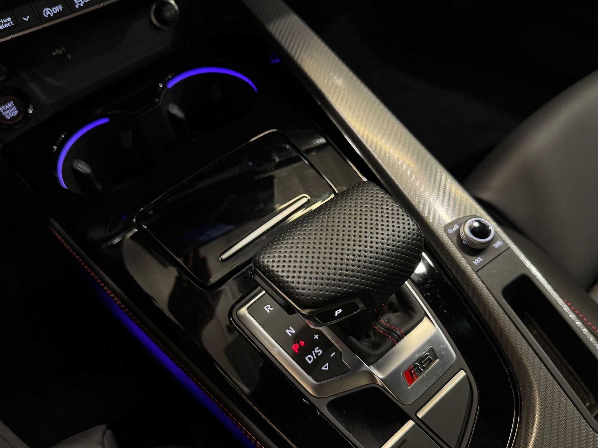 AUDI RS4 Avant quattro tiptronic-image-20