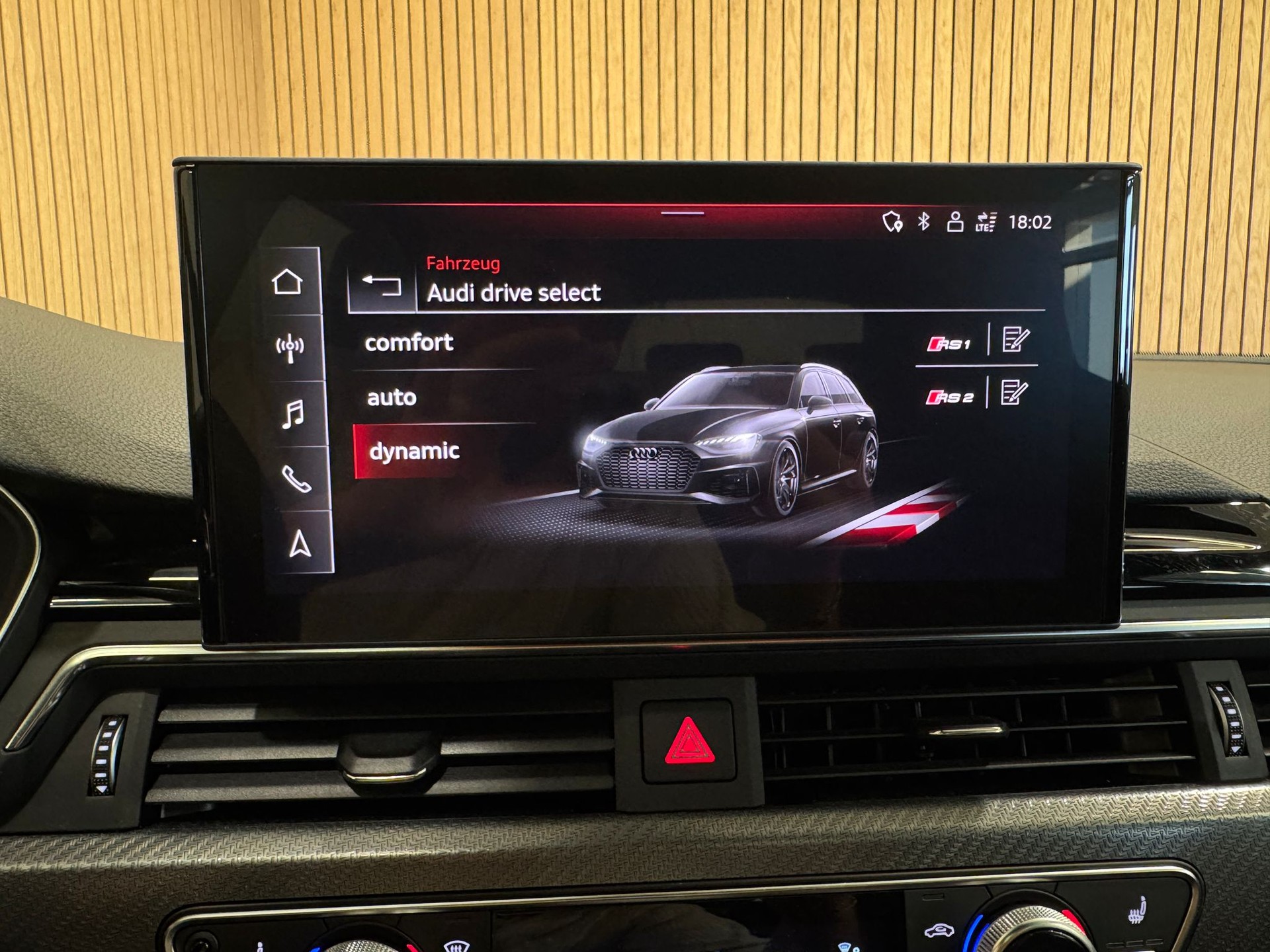 AUDI RS4 Avant quattro tiptronic-image-24