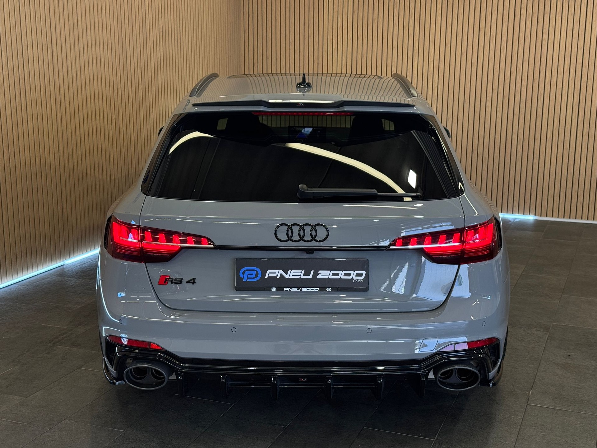 AUDI RS4 Avant quattro tiptronic-showroom-element-3
