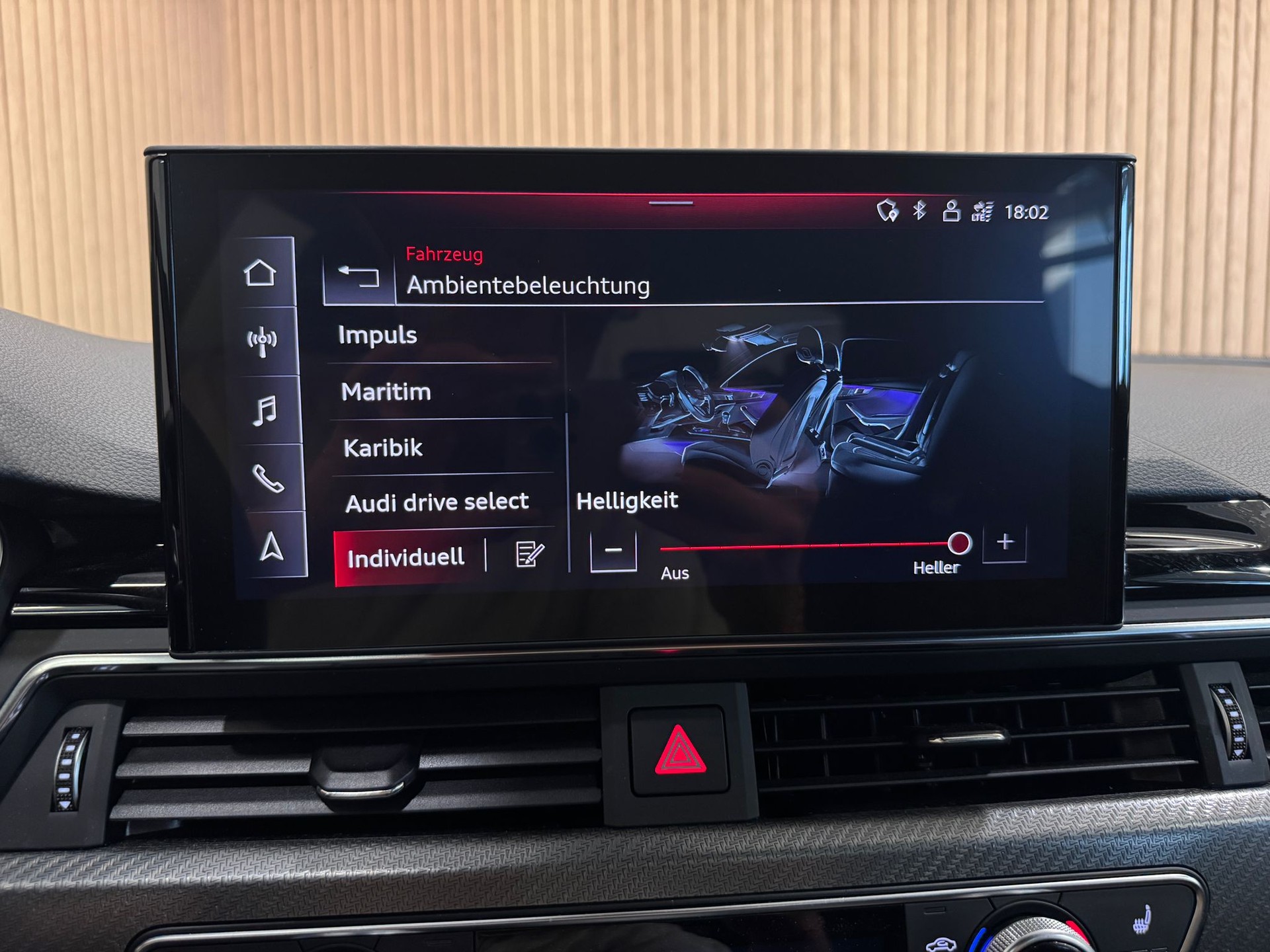 AUDI RS4 Avant quattro tiptronic-image-25