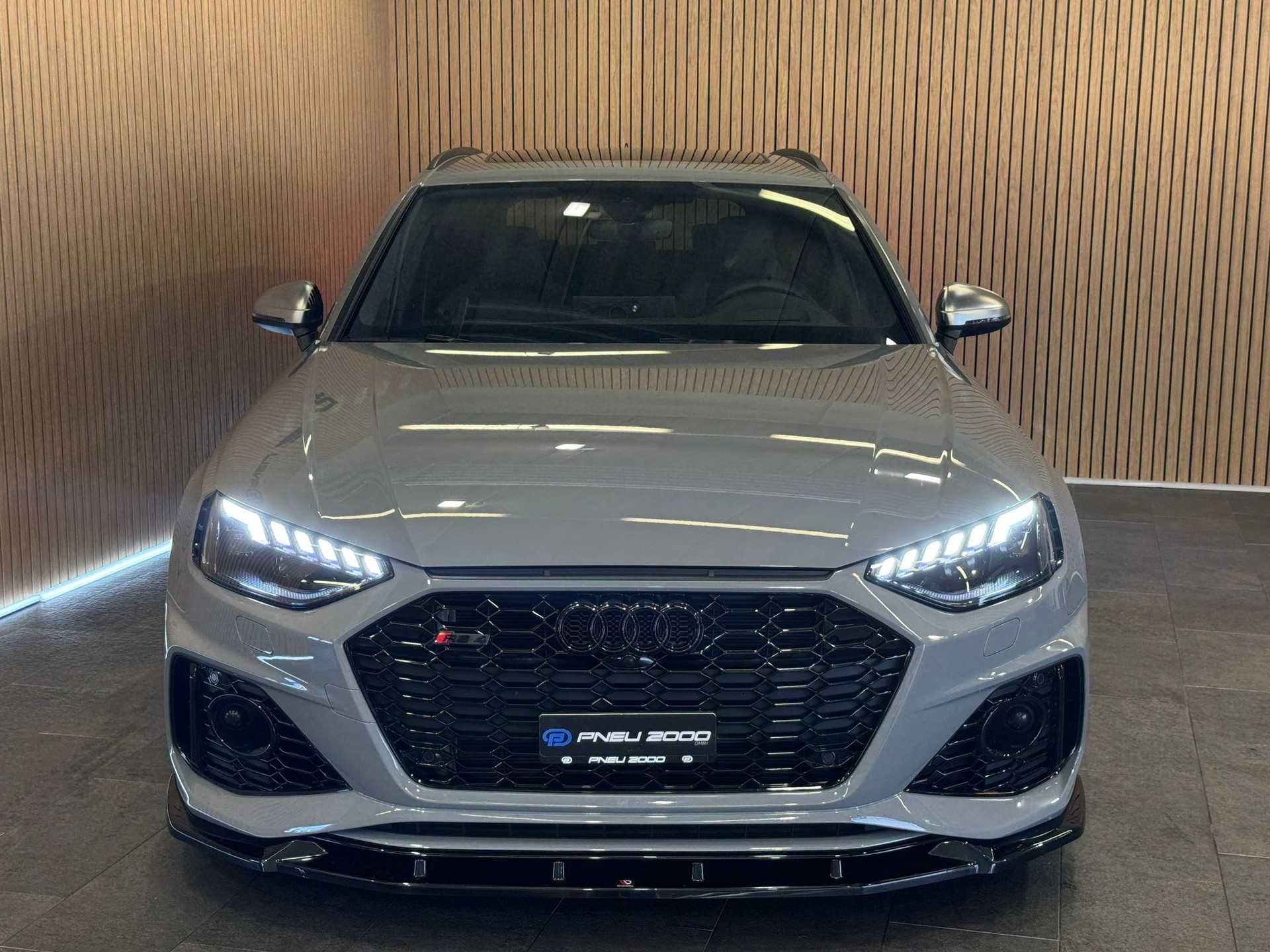 AUDI RS4 Avant quattro tiptronic-showroom-element-2