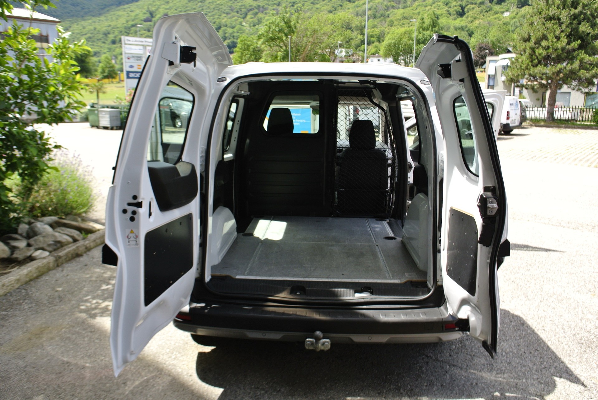 RENAULT Kangoo Van 1.5 dCi Standard 95 Extra-image-14