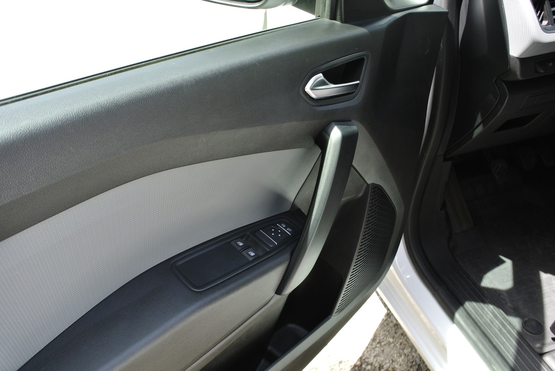 RENAULT Kangoo Van 1.5 dCi Standard 95 Extra-image-9