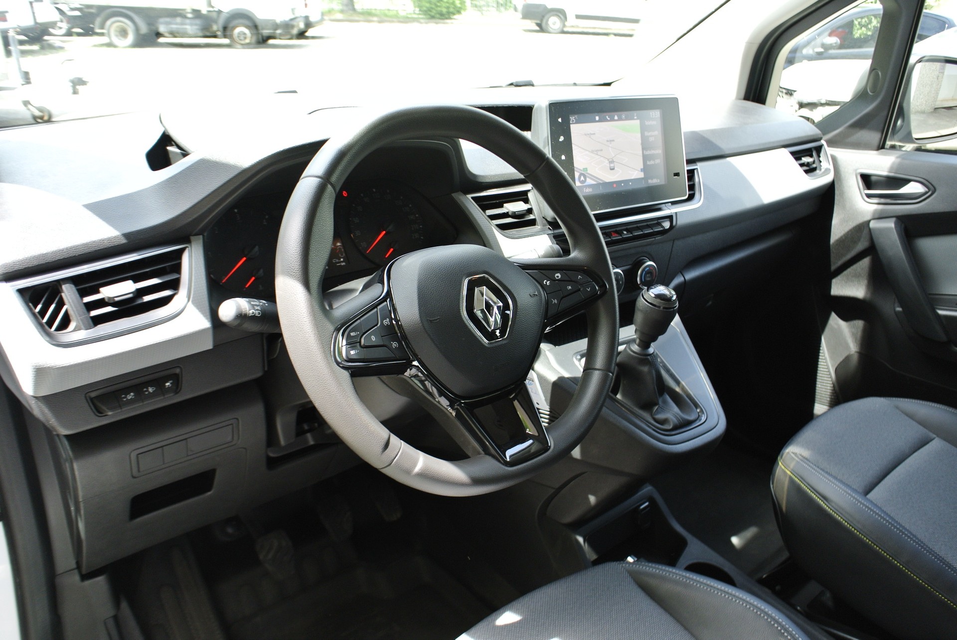 RENAULT Kangoo Van 1.5 dCi Standard 95 Extra-image-8