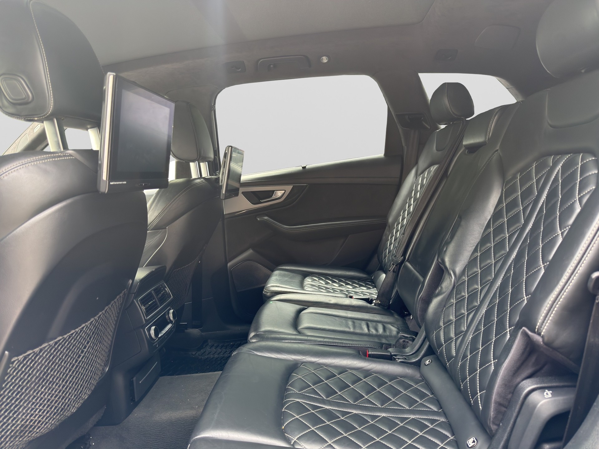 AUDI SQ7 4.0 TDI quattro tiptronic-image-12