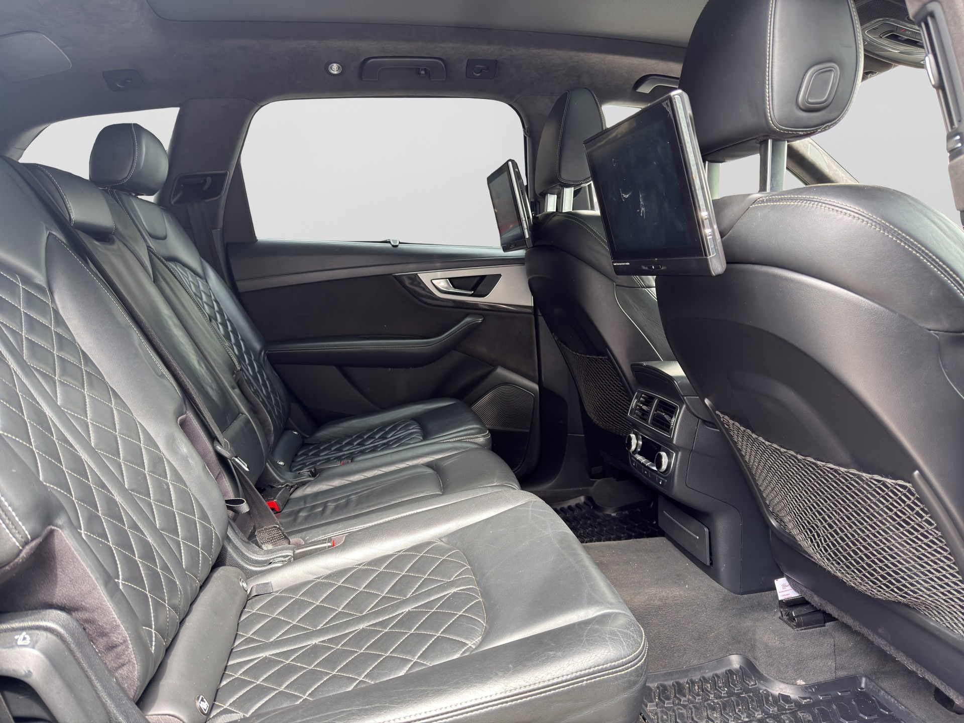 AUDI SQ7 4.0 TDI quattro tiptronic-image-15