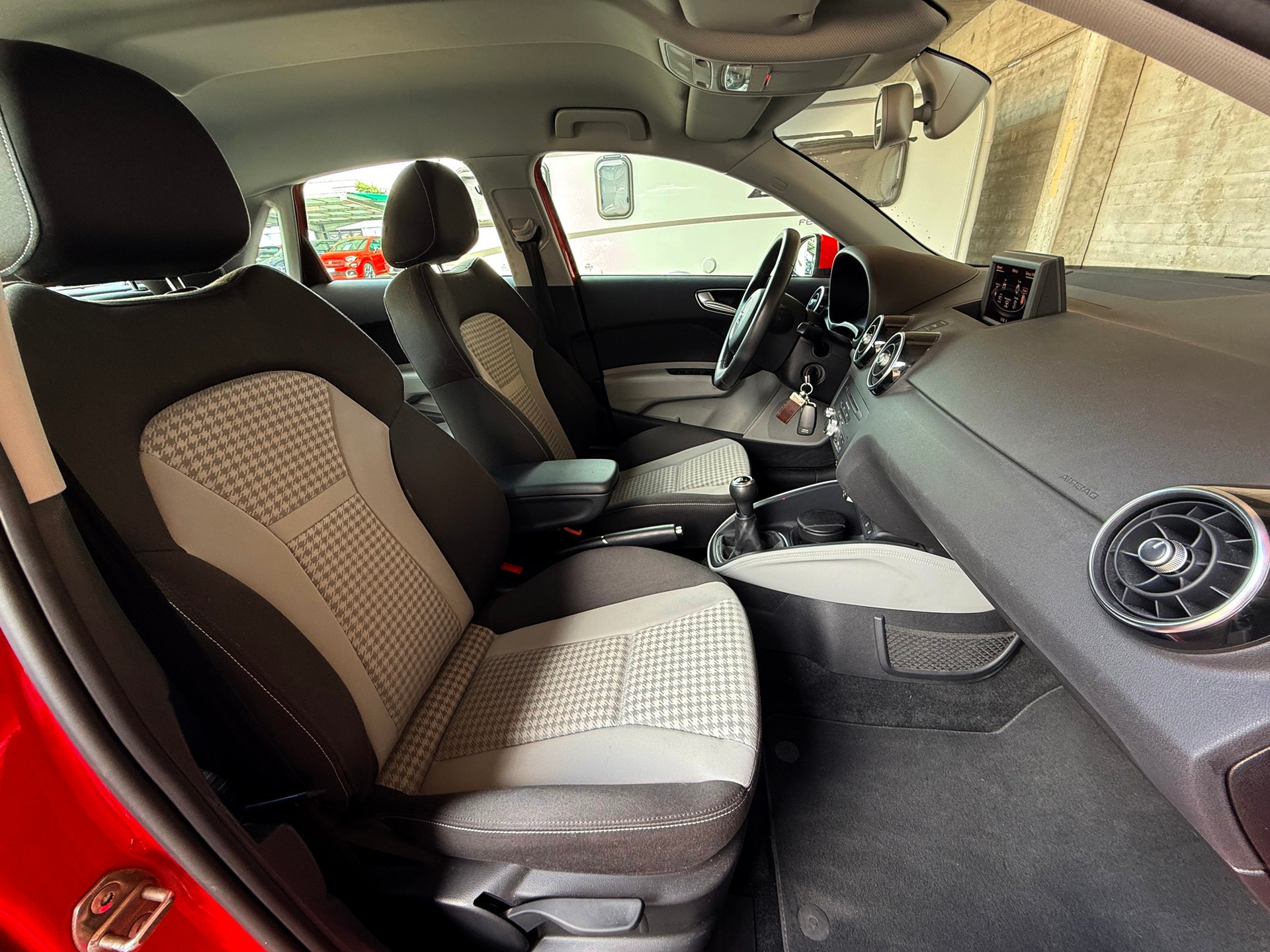 AUDI A1 Sportback 1.4 TFSI Ambition-image-15