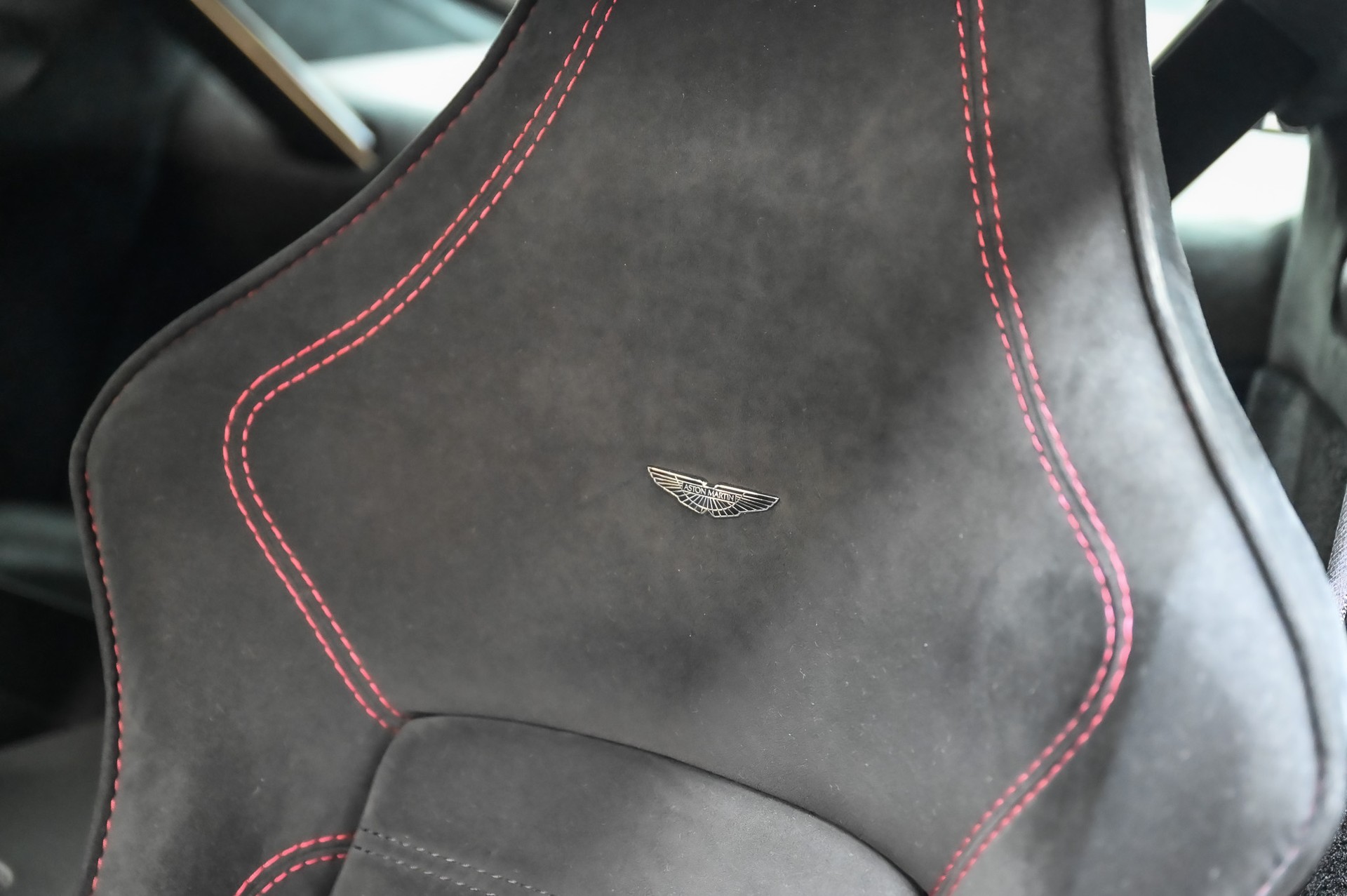 ASTON MARTIN V8 Vantage Coupé 4.7 GT8-image-22