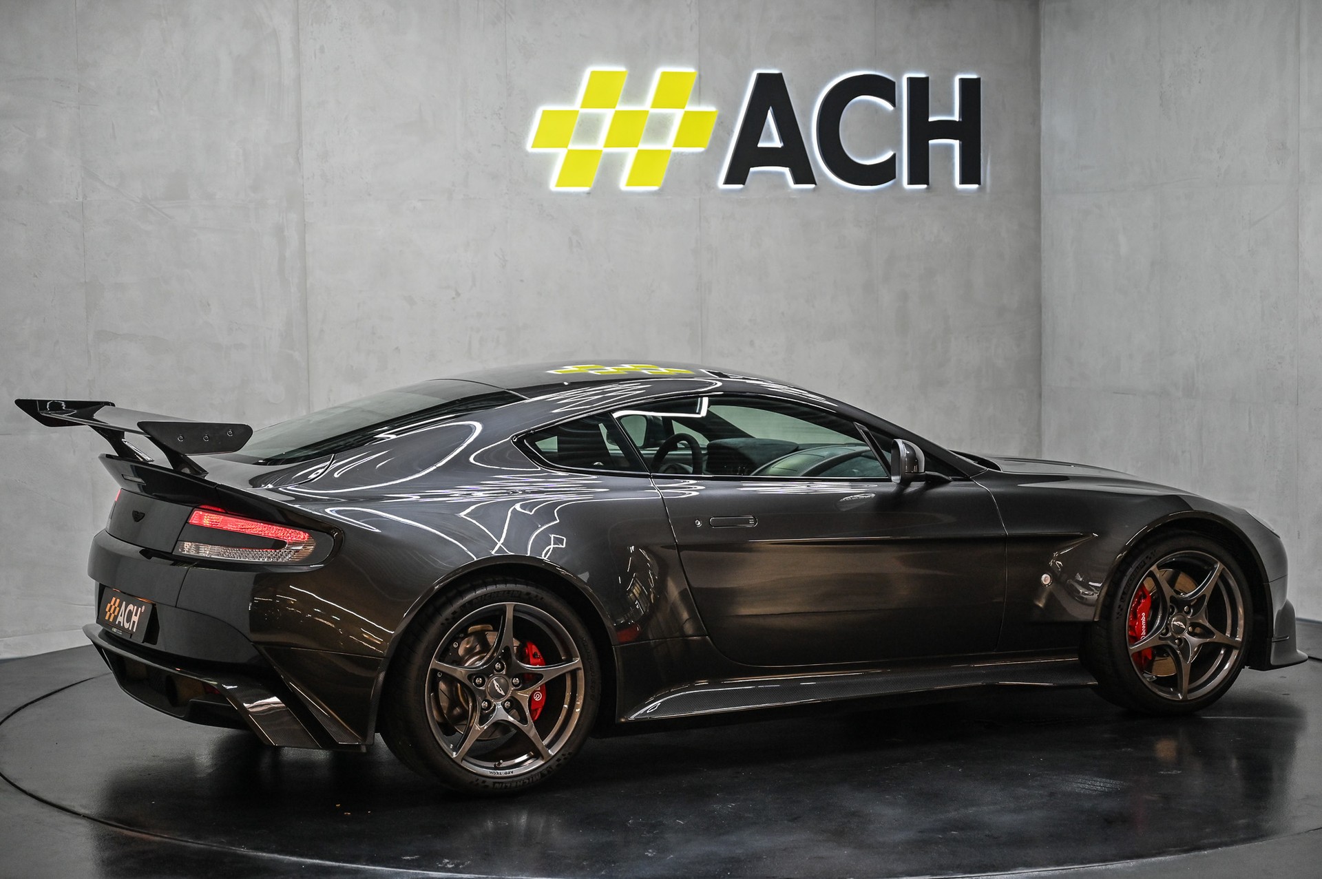 ASTON MARTIN V8 Vantage Coupé 4.7 GT8-image-9