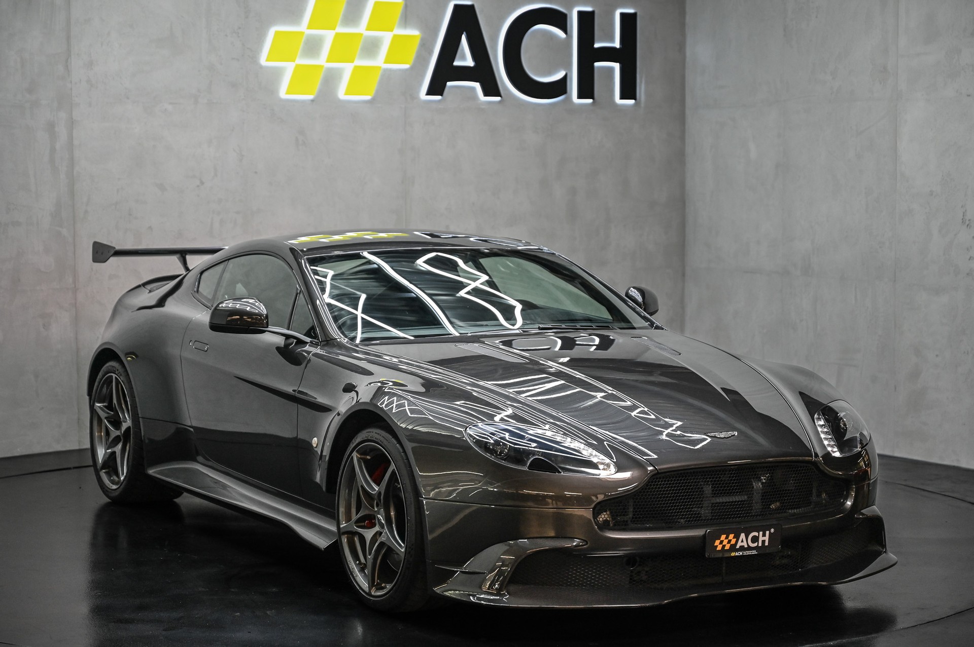 ASTON MARTIN V8 Vantage Coupé 4.7 GT8-image-0