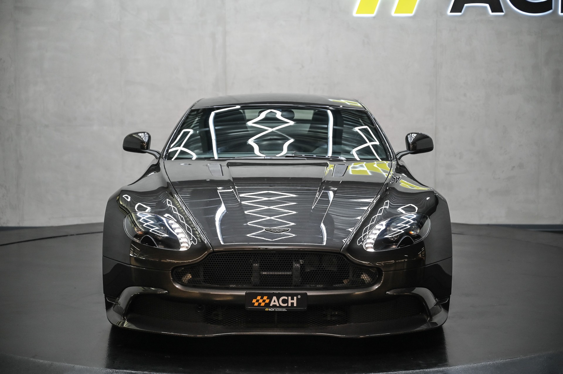 ASTON MARTIN V8 Vantage Coupé 4.7 GT8-image-1