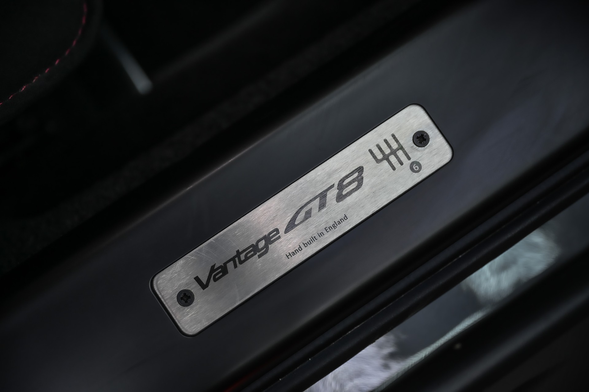 ASTON MARTIN V8 Vantage Coupé 4.7 GT8-image-42