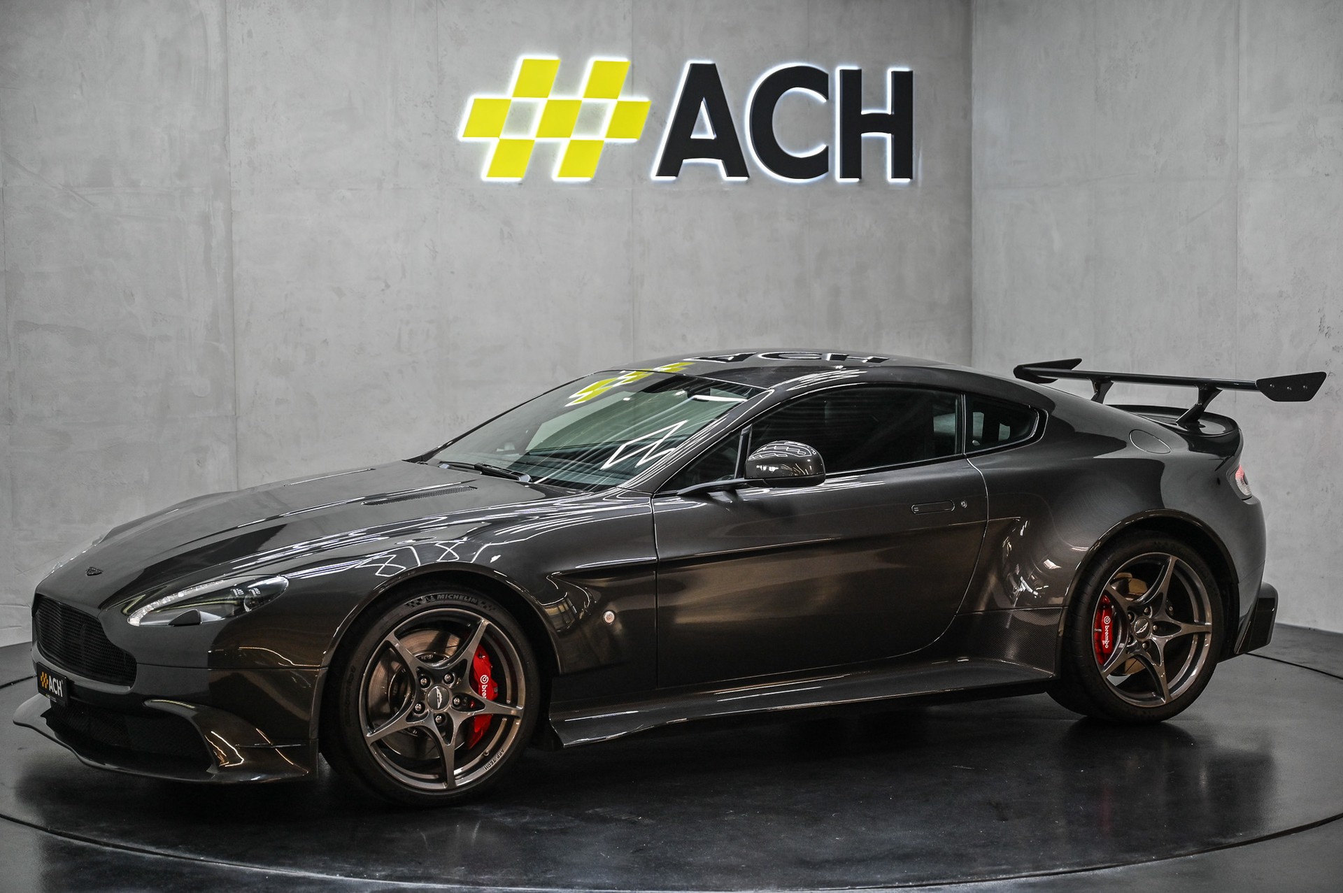ASTON MARTIN V8 Vantage Coupé 4.7 GT8-image-3