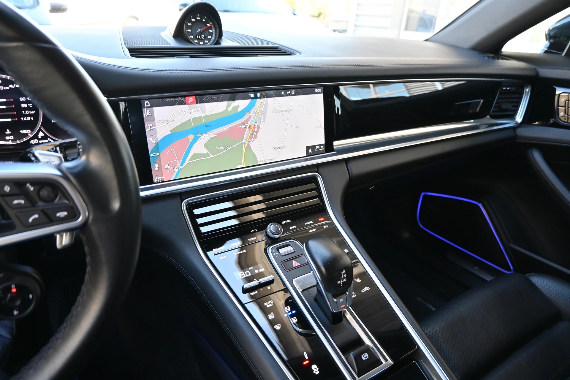 PORSCHE Panamera 4 2.9 V6 Sport Turismo PDK 4x4 330PS (CH Auto)-image-22