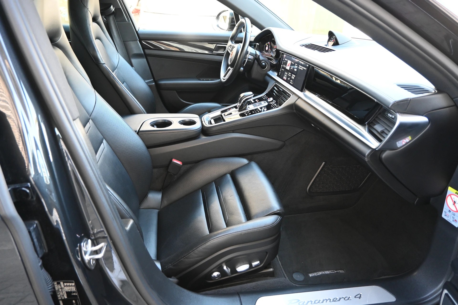 PORSCHE Panamera 4 2.9 V6 Sport Turismo PDK 4x4 330PS (CH Auto)-image-13