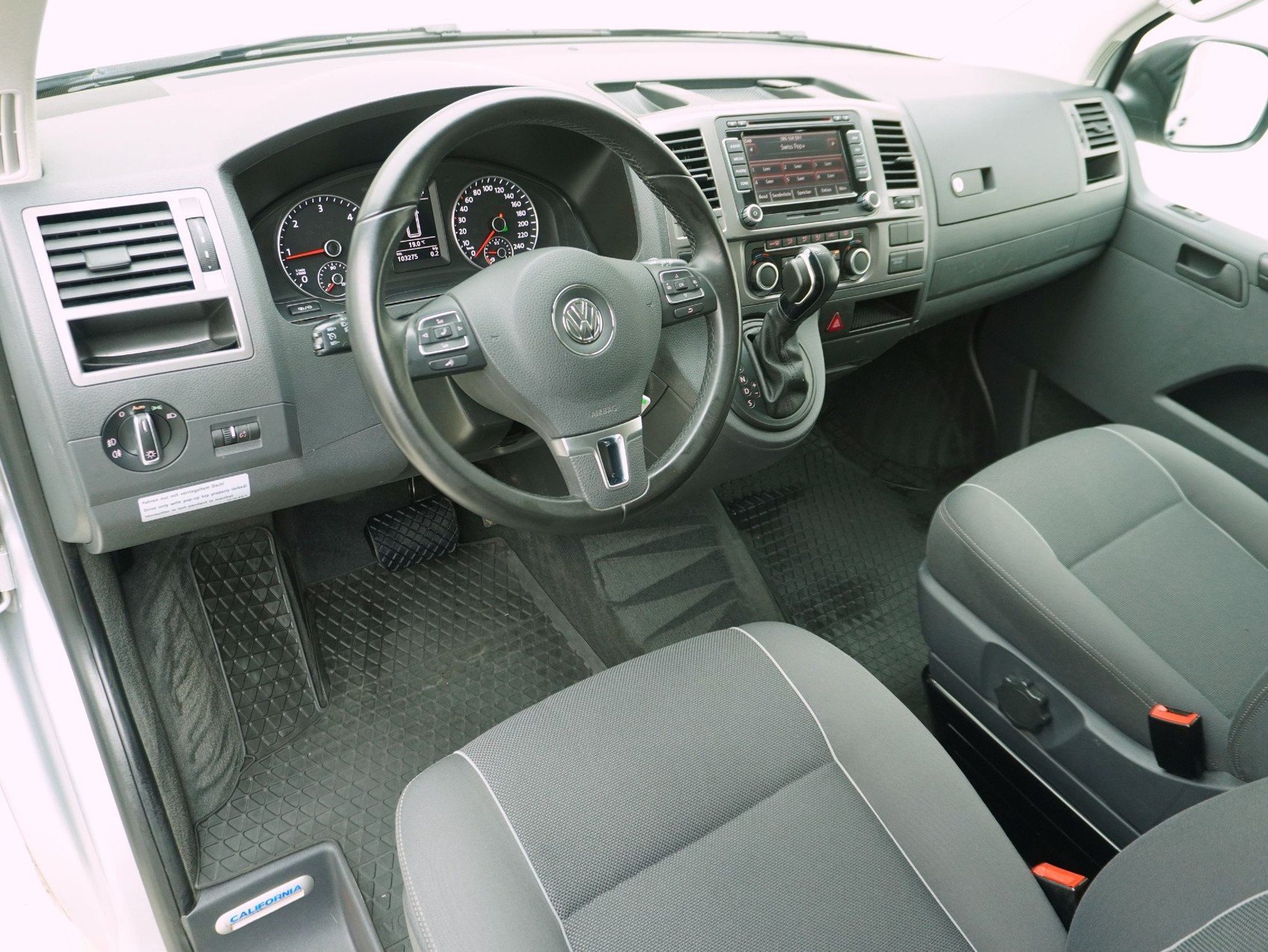 VW T5 California 3000 2.0 TDI DSG Beach-image-9