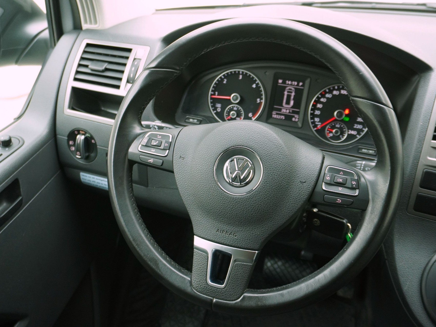VW T5 California 3000 2.0 TDI DSG Beach-image-10