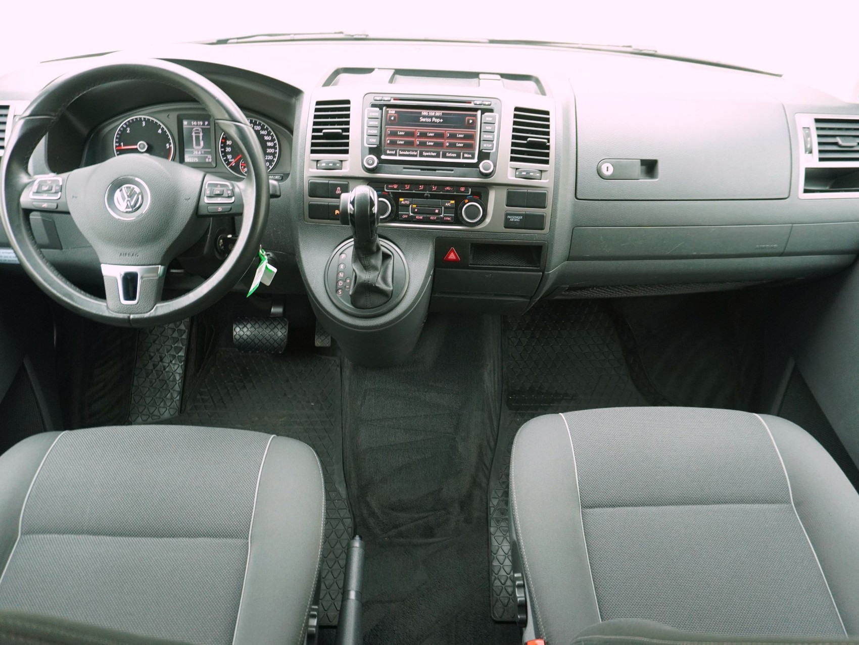 VW T5 California 3000 2.0 TDI DSG Beach-image-13