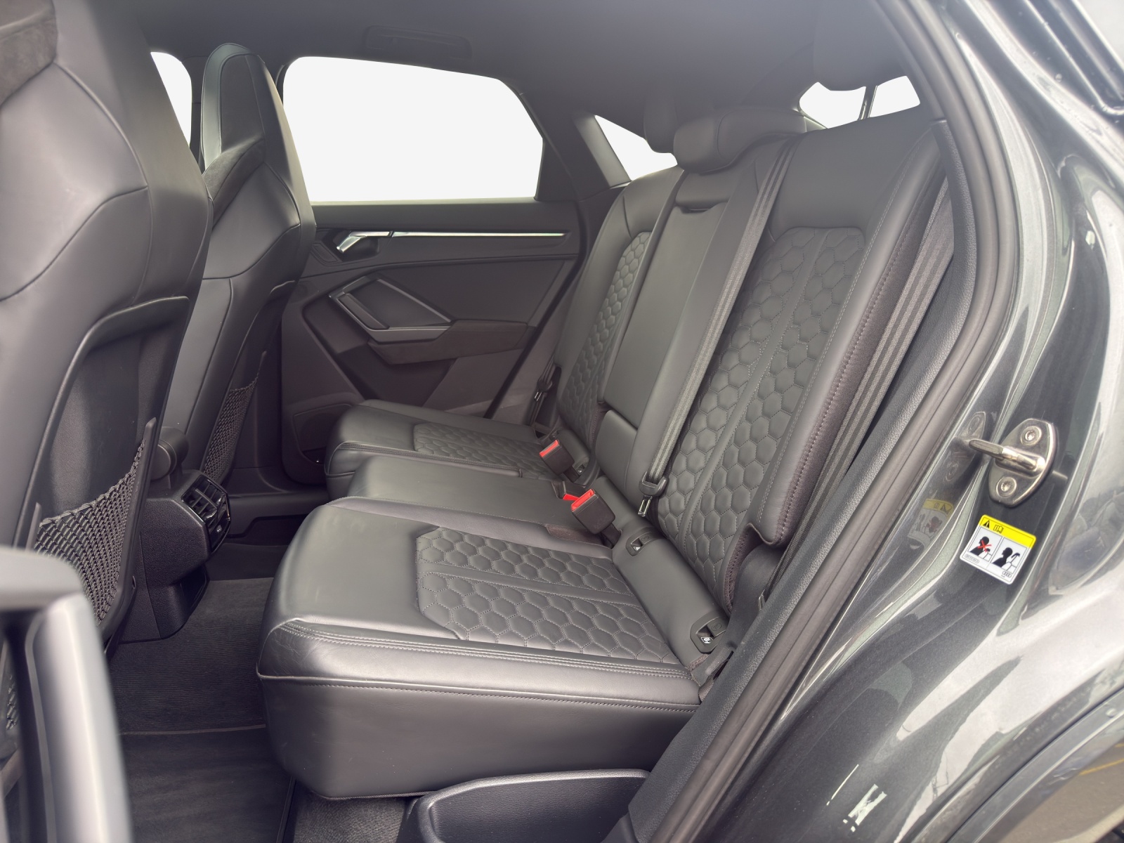 AUDI RS Q3 Sportback quattro S tronic-image-11