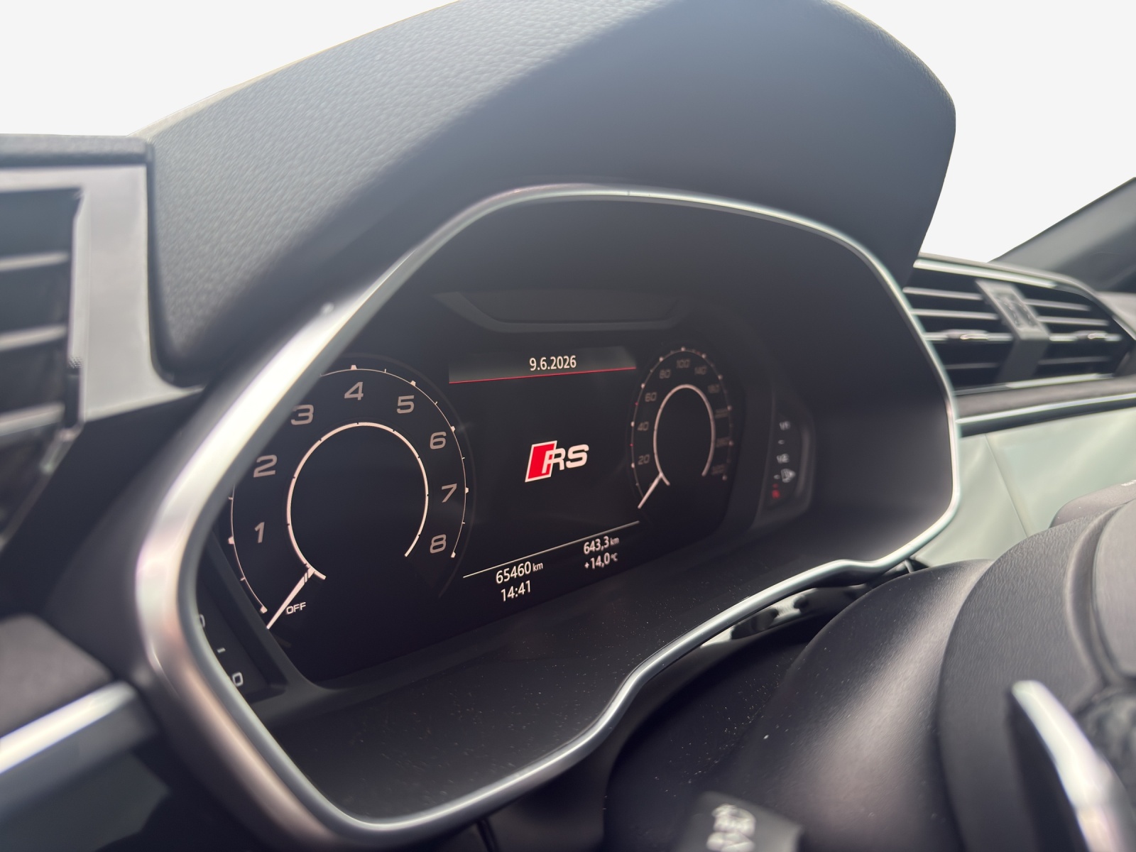 AUDI RS Q3 Sportback quattro S tronic-image-15
