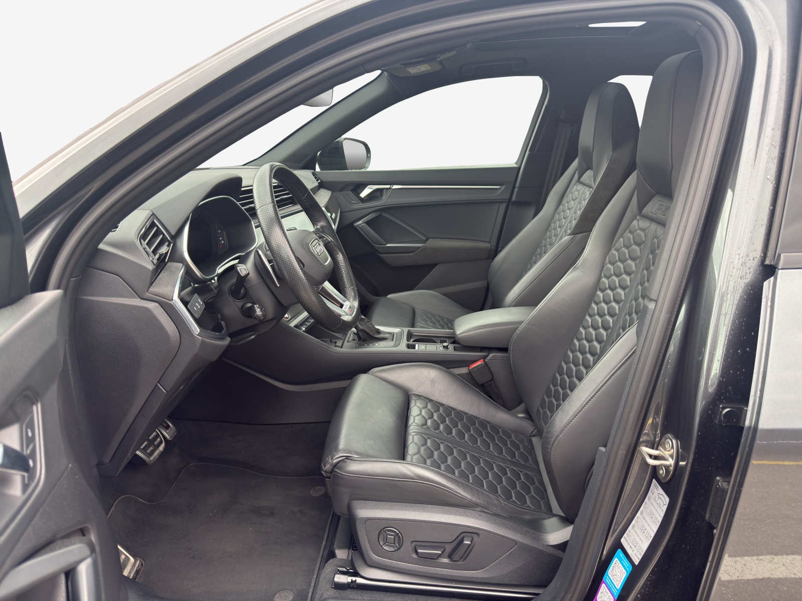 AUDI RS Q3 Sportback quattro S tronic-image-7