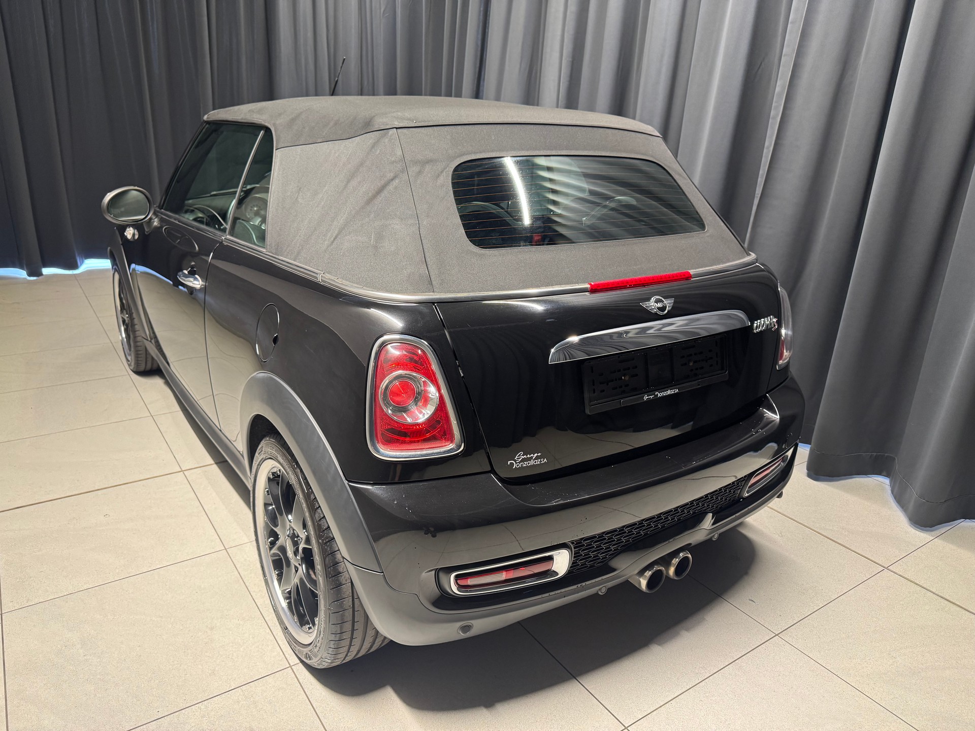 MINI Cooper S Cabriolet Steptronic (7)-image-3
