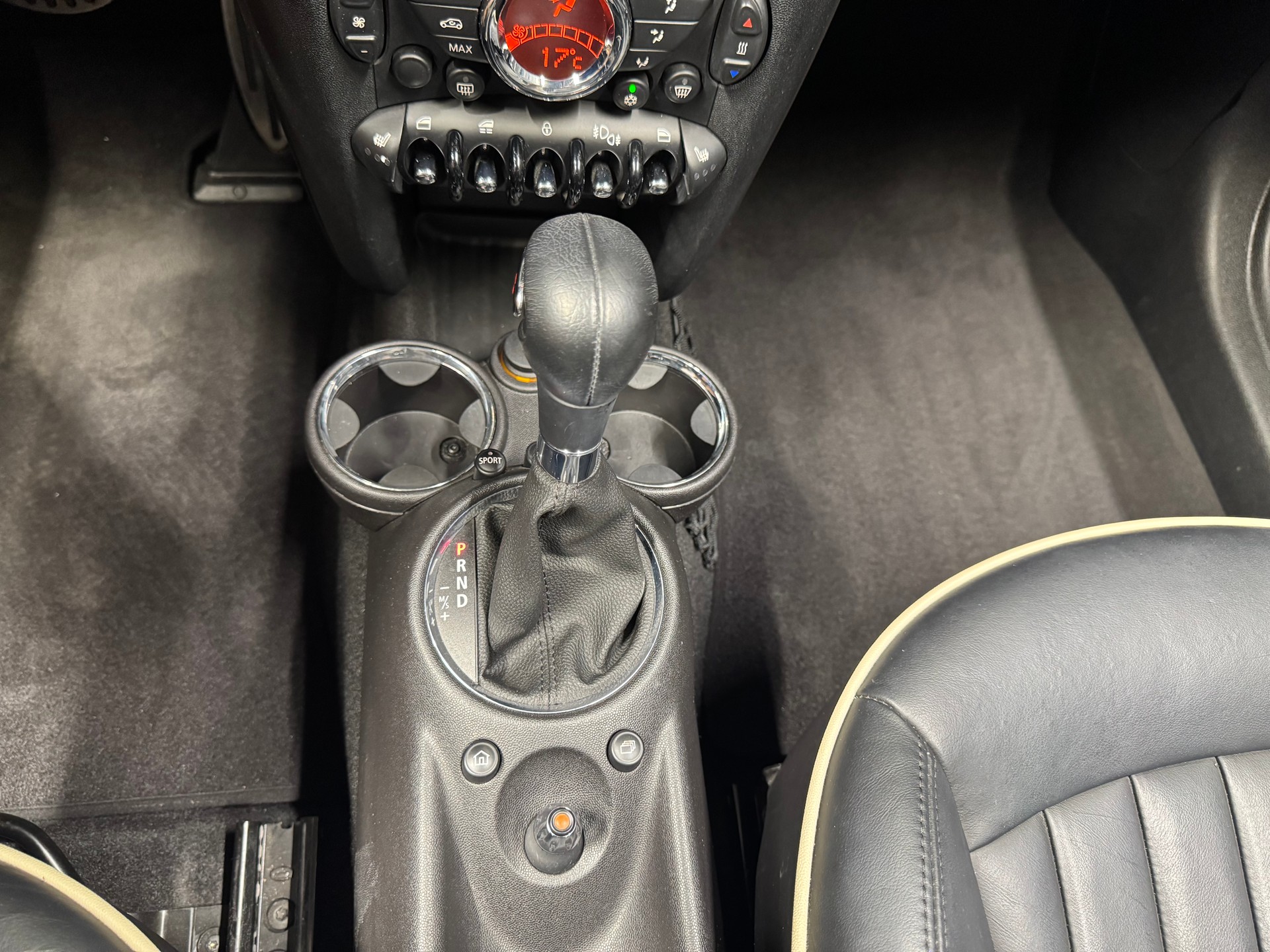 MINI Cooper S Cabriolet Steptronic (7)-image-12