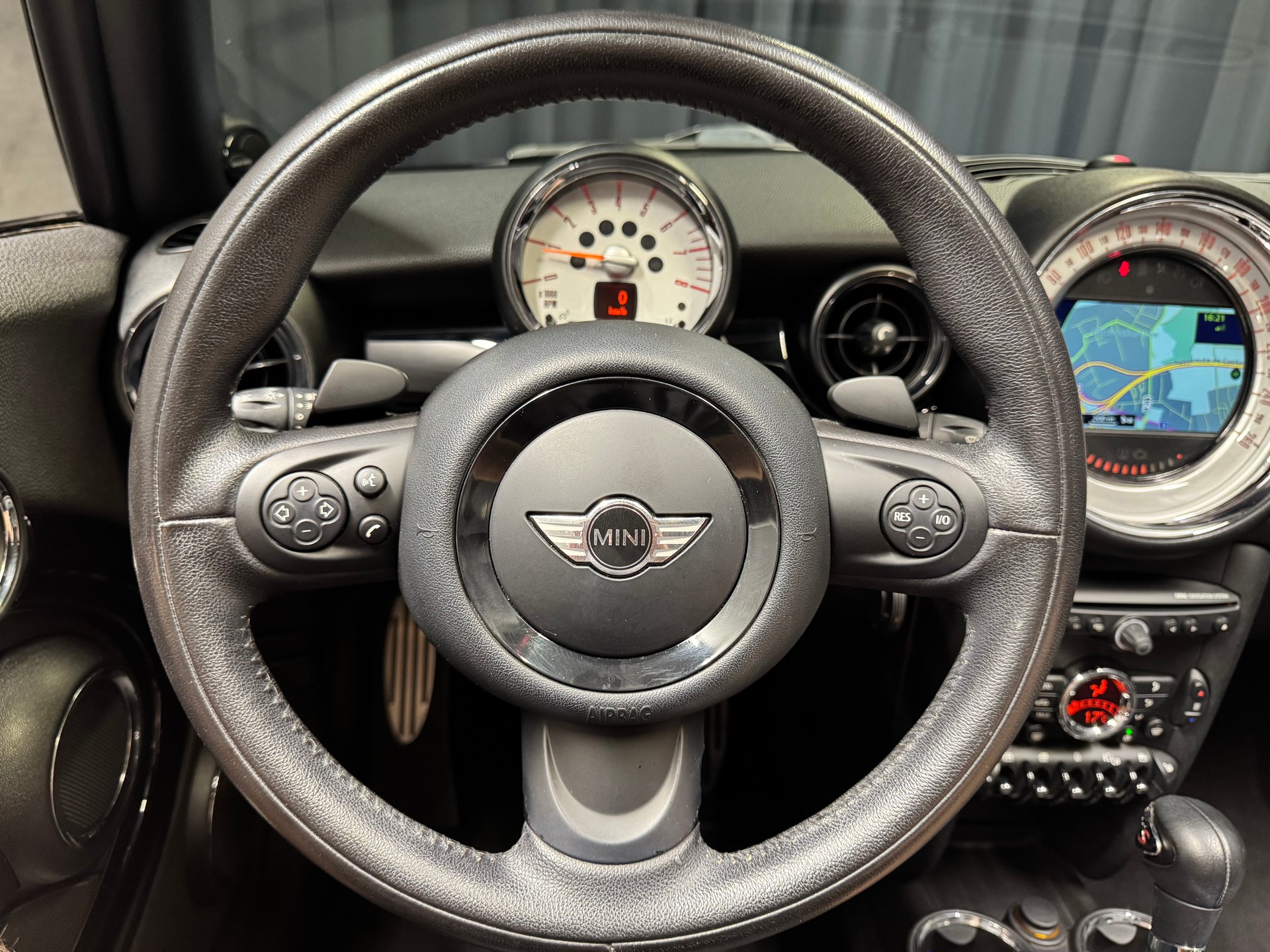 MINI Cooper S Cabriolet Steptronic (7)-image-8
