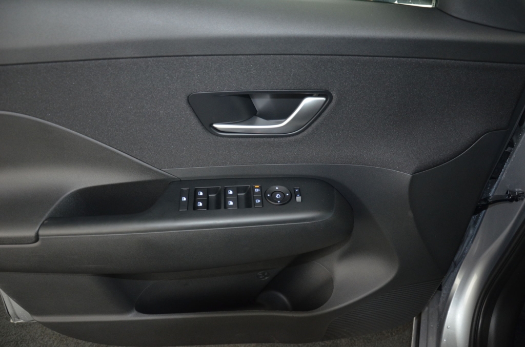 HYUNDAI Kona EV 65.4 kWh Premium *360°*-image-24