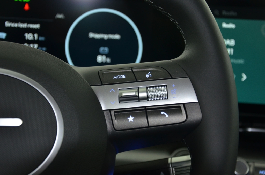 HYUNDAI Kona EV 65.4 kWh Premium *360°*-image-19