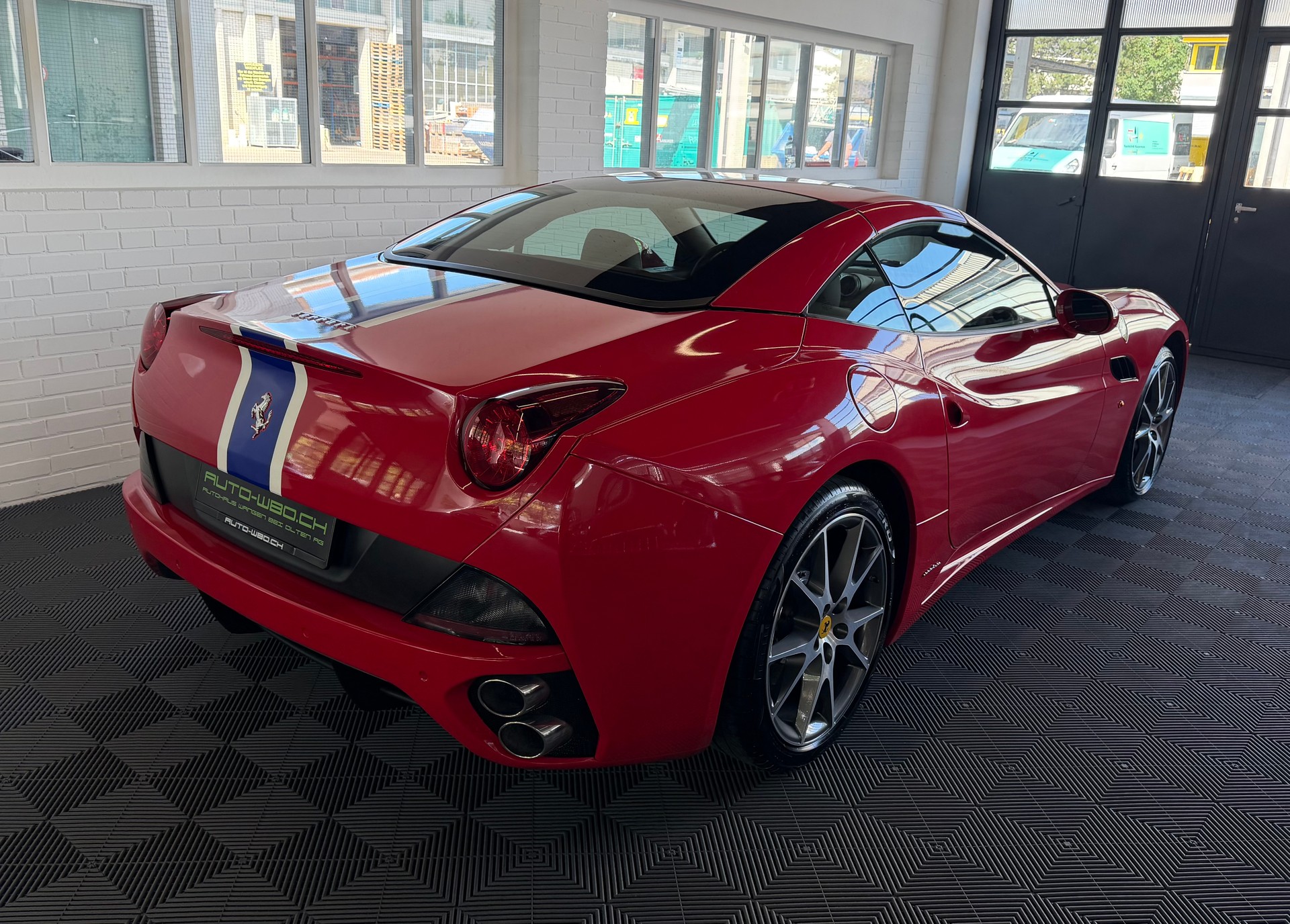 FERRARI California 4.3 V8 460 PS-image-2