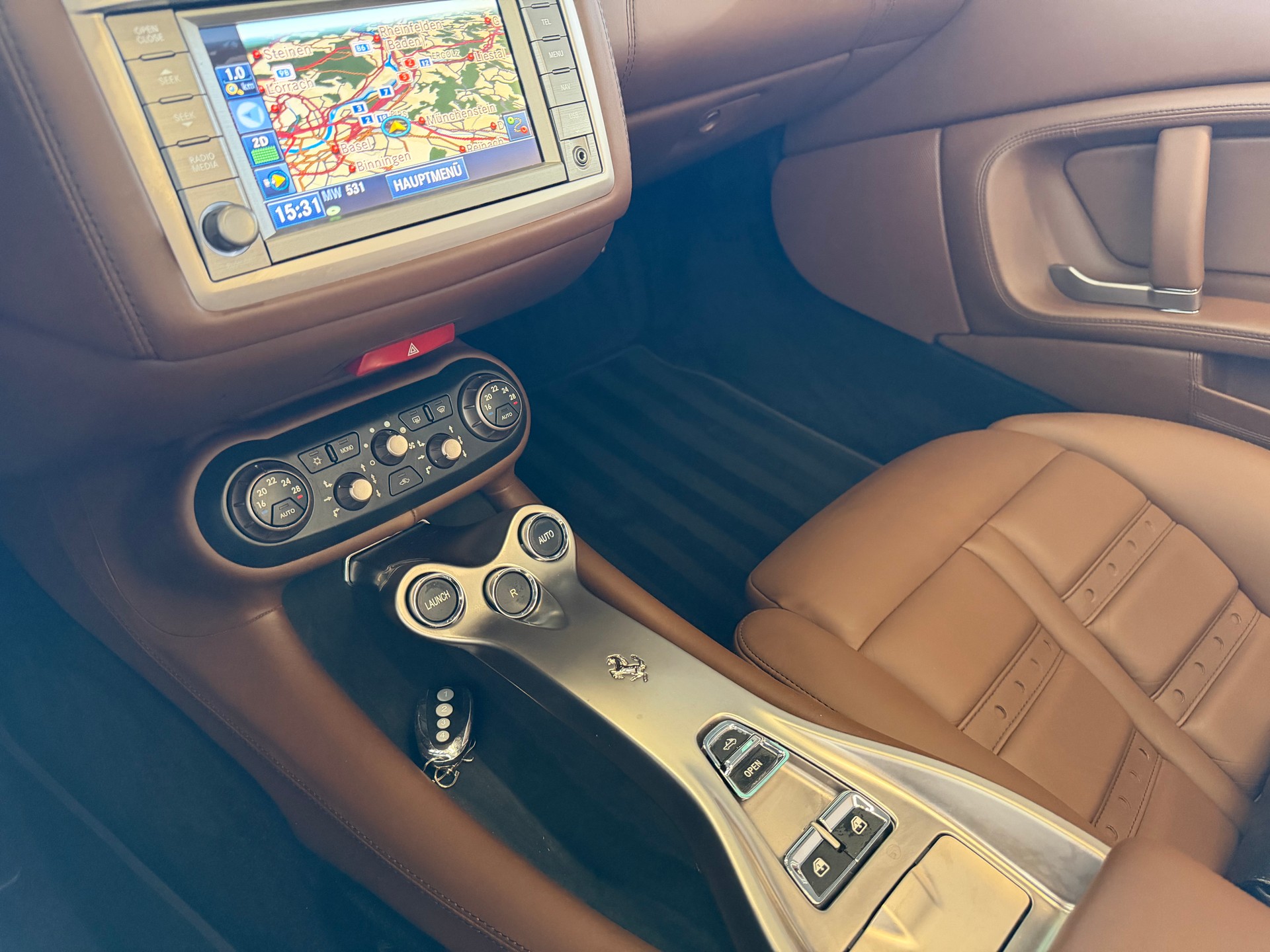 FERRARI California 4.3 V8 460 PS-image-17