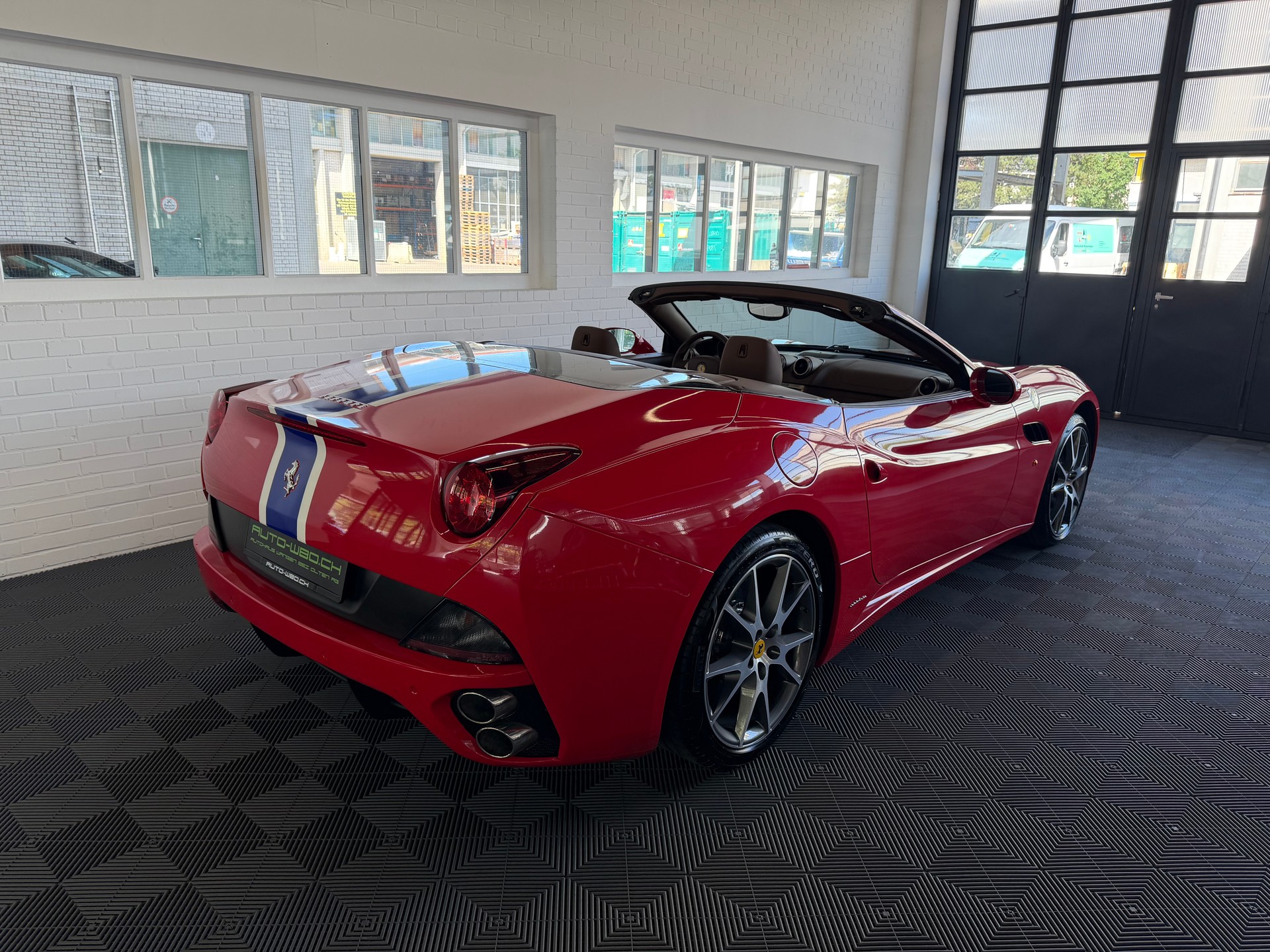 FERRARI California 4.3 V8 460 PS-image-9