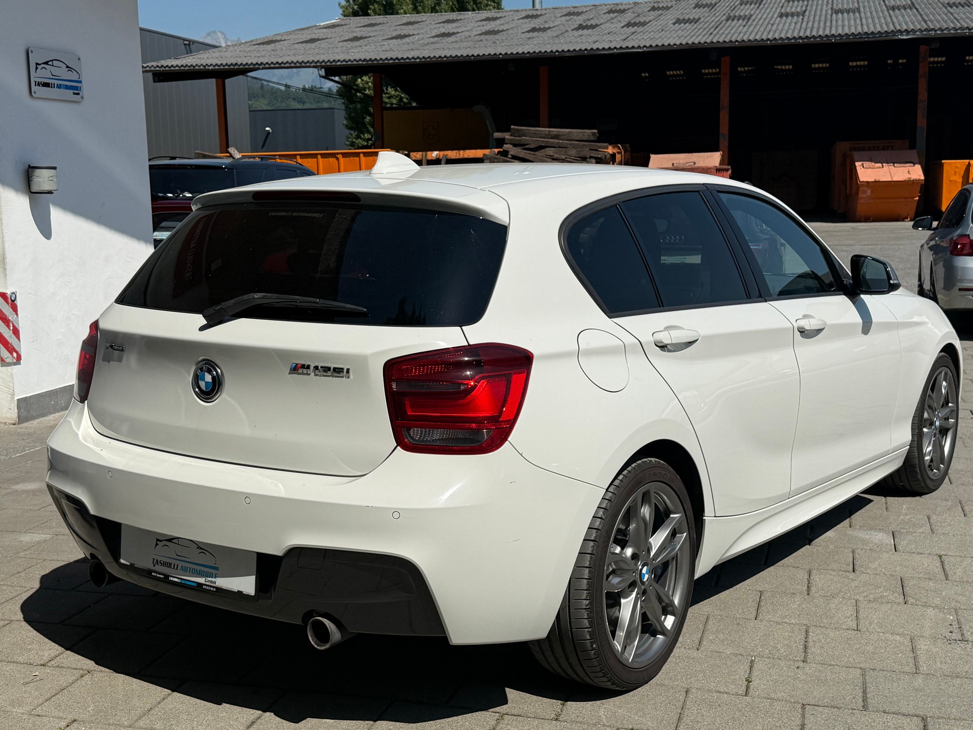 BMW M135i xDrive Steptronic-image-6