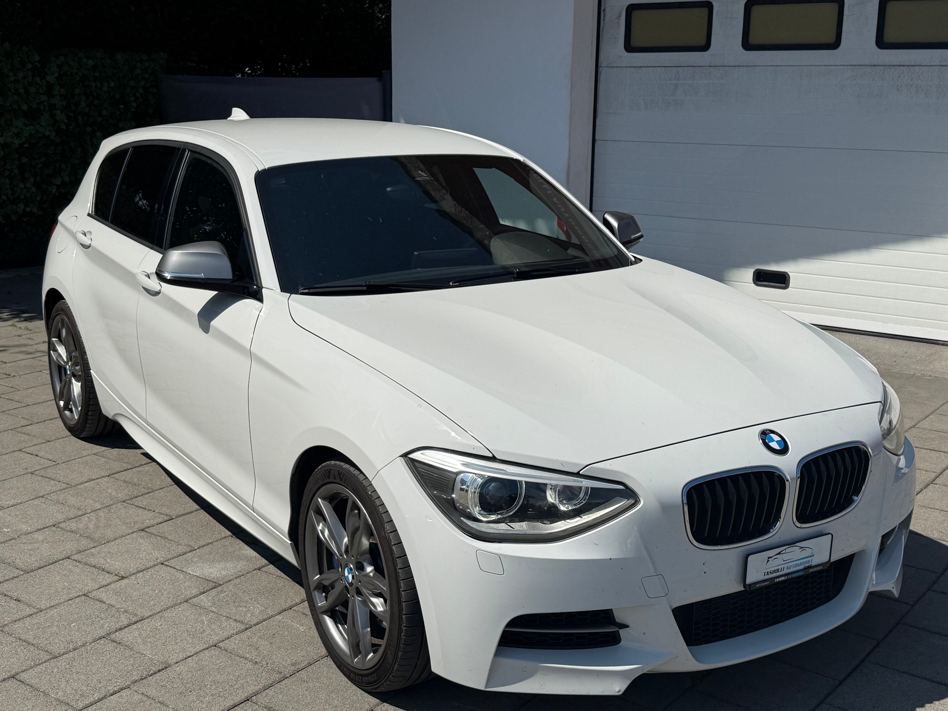 BMW M135i xDrive Steptronic-image-8