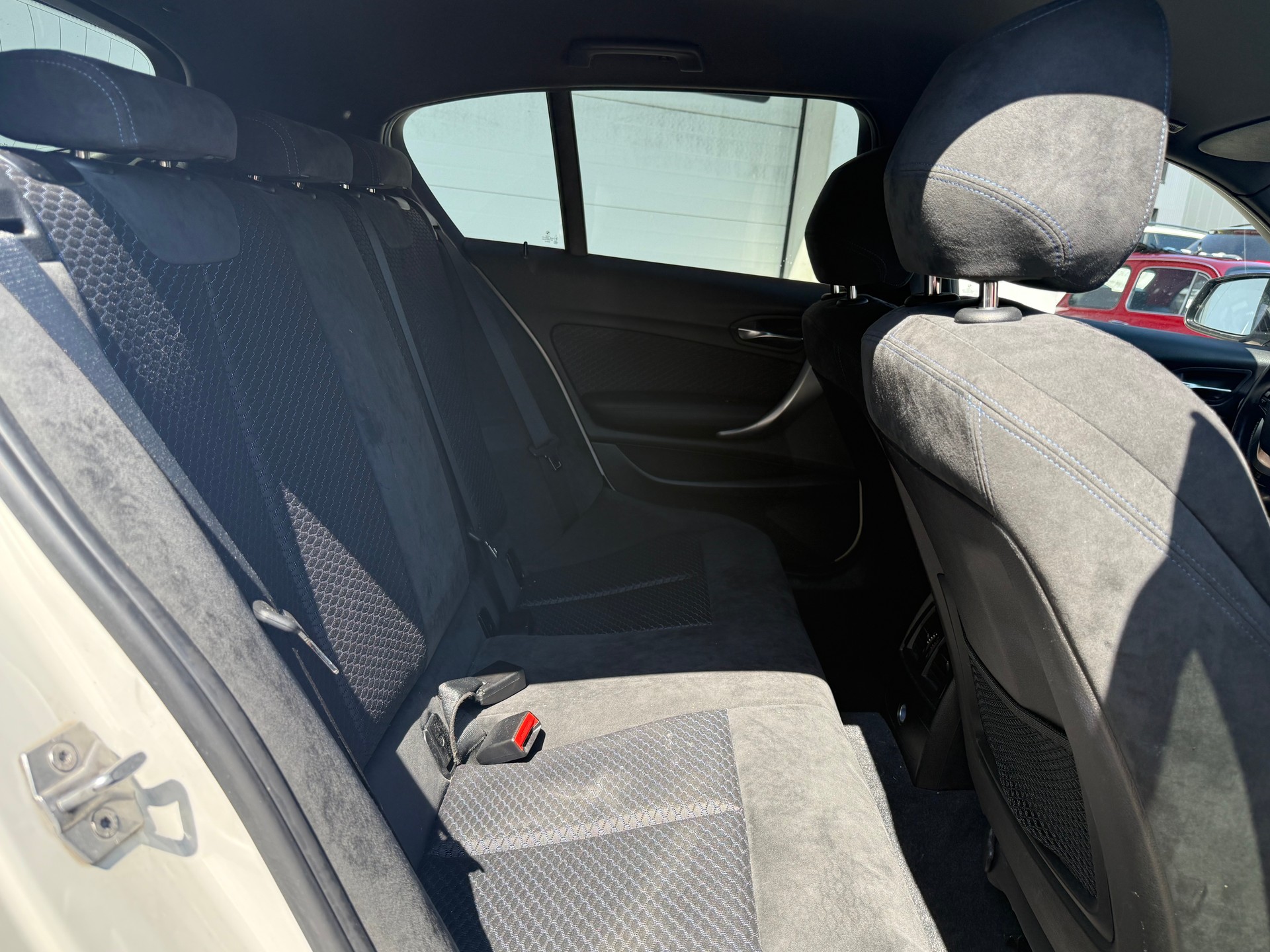 BMW M135i xDrive Steptronic-image-10