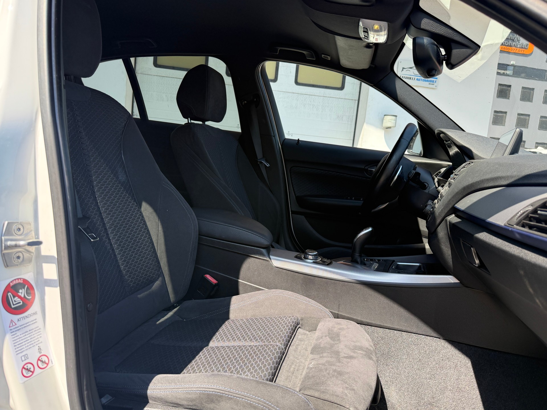 BMW M135i xDrive Steptronic-image-9