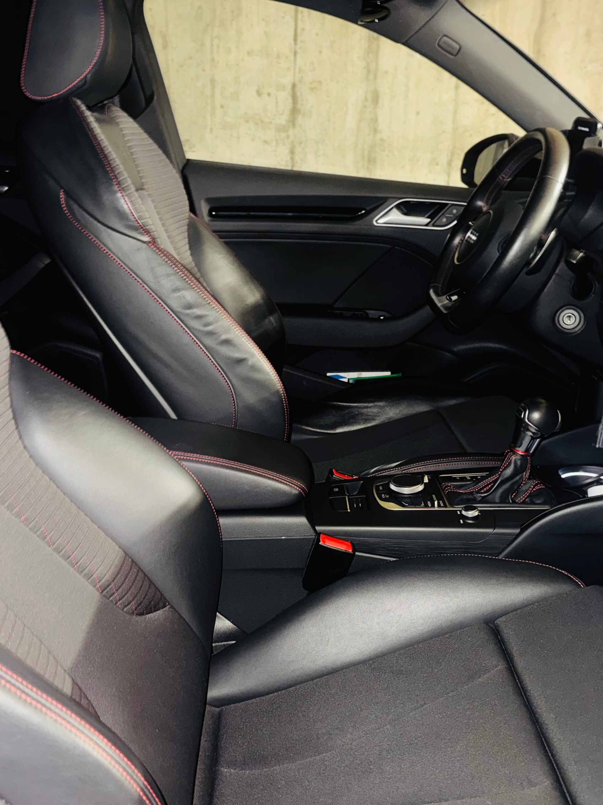 AUDI S3 Sportback 2.0 TFSI quattro S-tronic-image-4