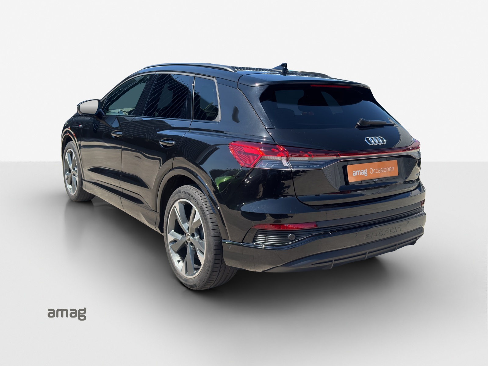 AUDI Q4 e-tron 50 quattro-image-3