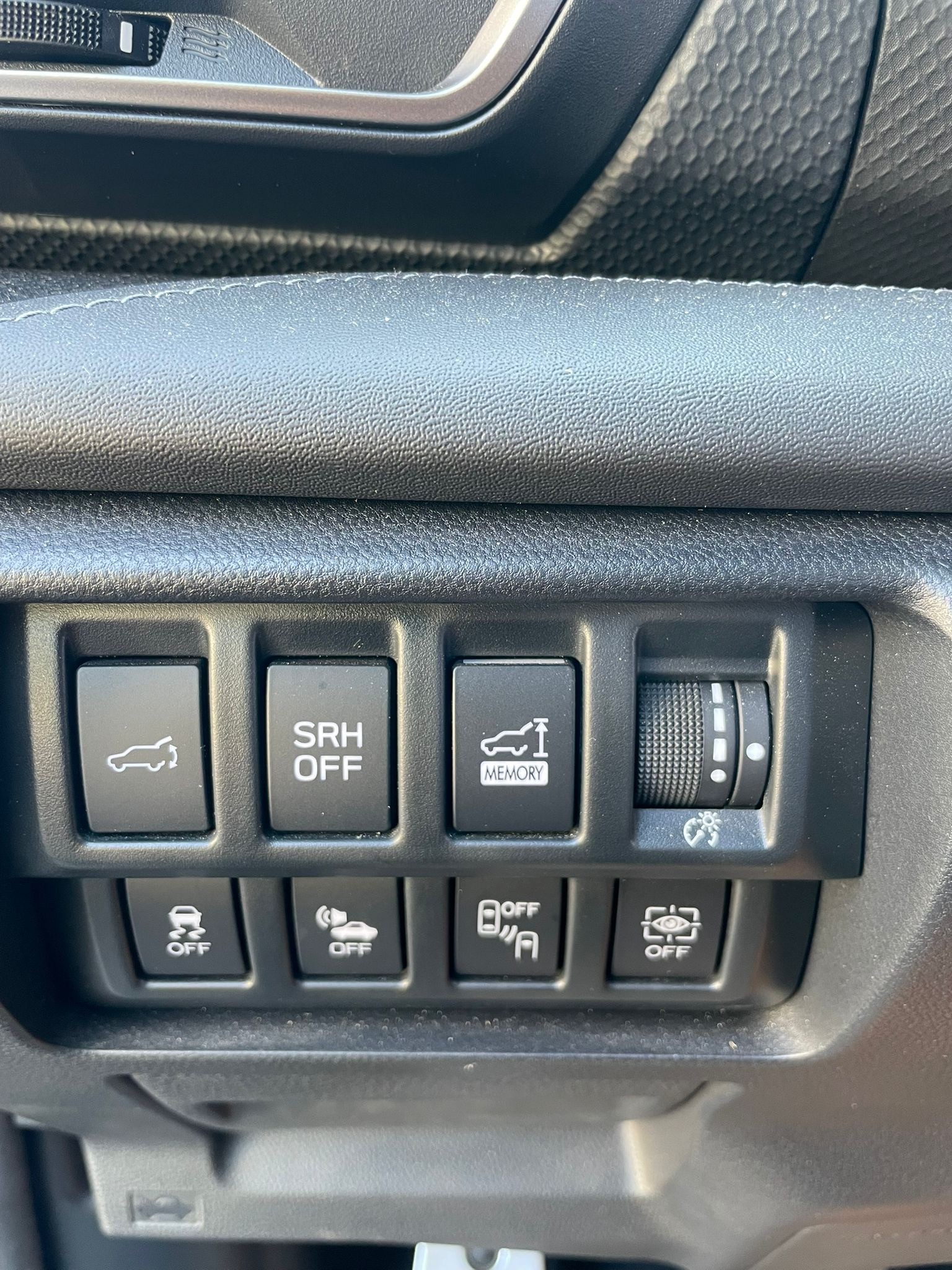 SUBARU Forester 2.0i e-Boxer Luxury AWD CH 1. Hand AHK Top Ausstattung-image-8
